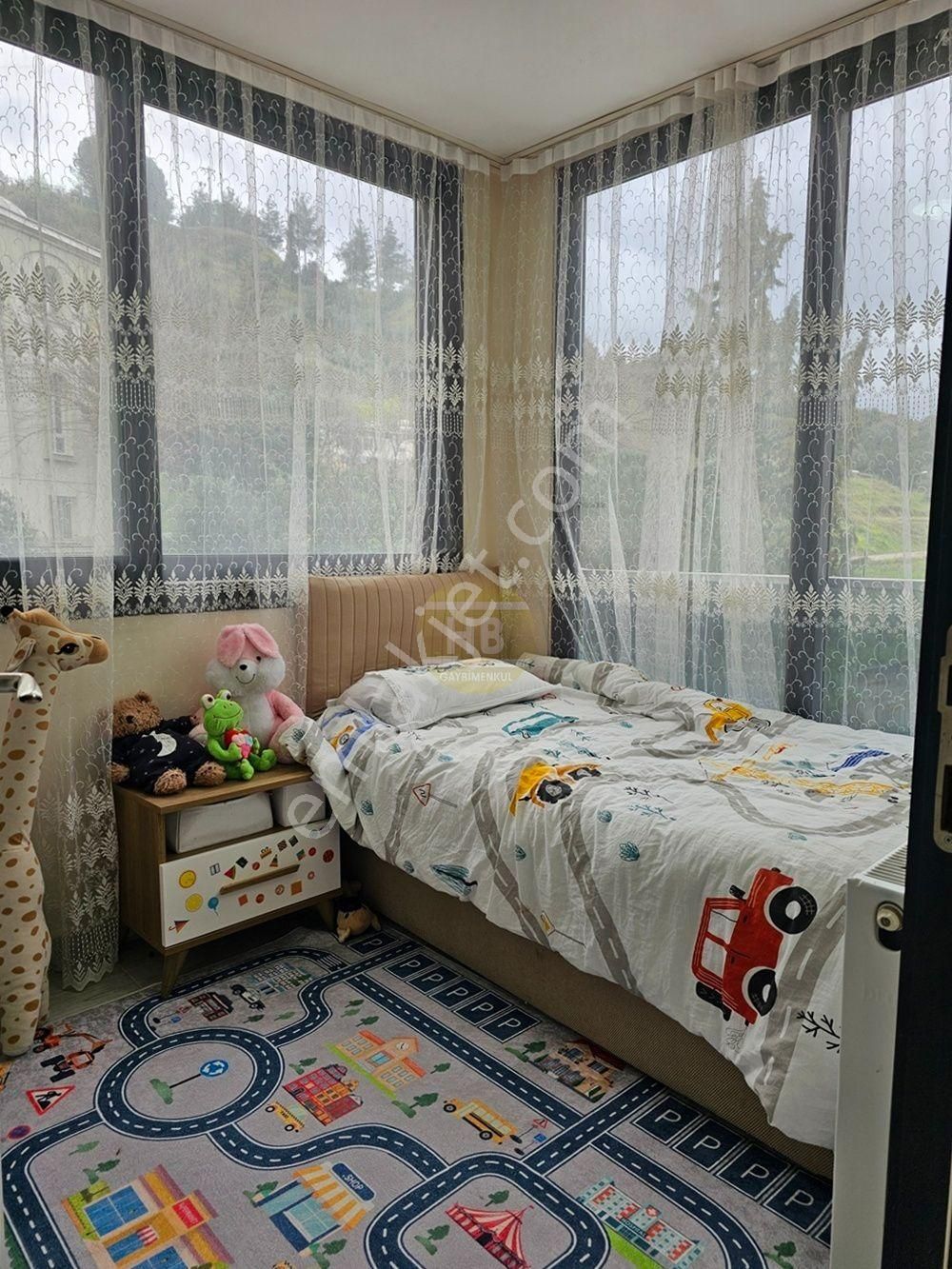 Hb'den Satılık 1+1 Eşyalı Daire, Ana Cadde Üstü 2+1 Kullanım - Görsel 14