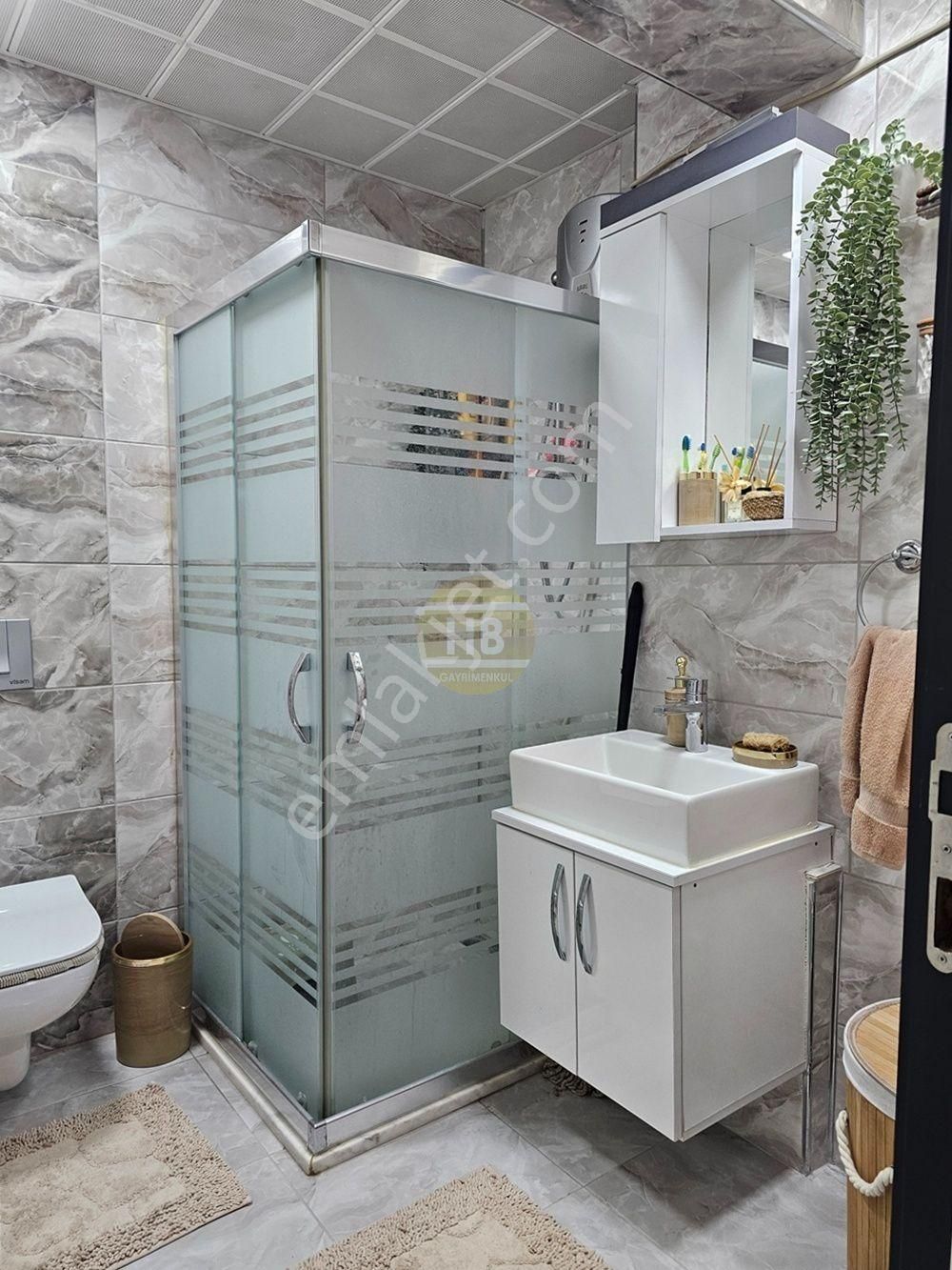 Hb'den Satılık 1+1 Eşyalı Daire, Ana Cadde Üstü 2+1 Kullanım - Görsel 22