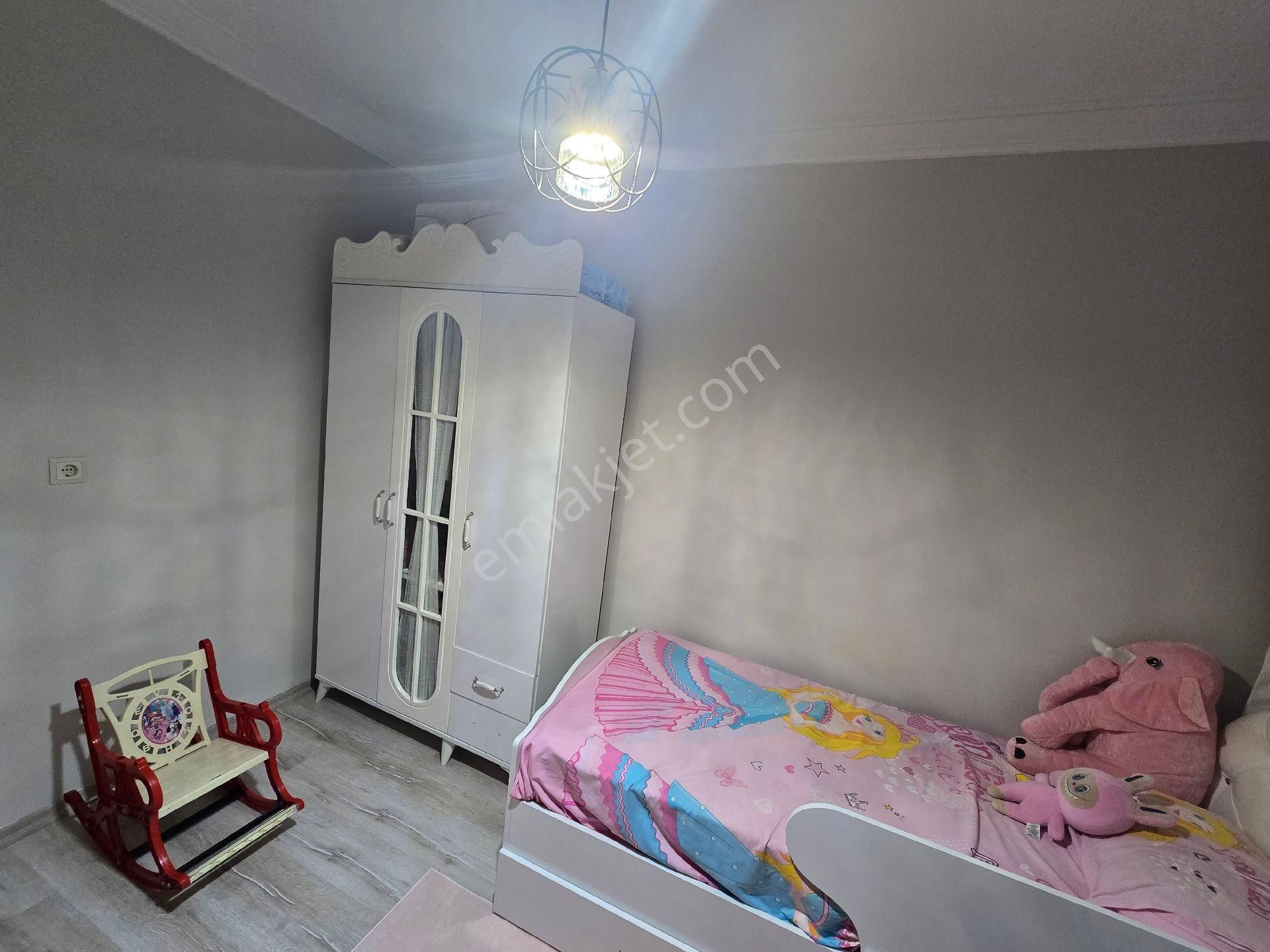 Akçe'den Merkezi Lokasyon Full Bakımlı 3 Katlı Müstakil Ev - Görsel 11