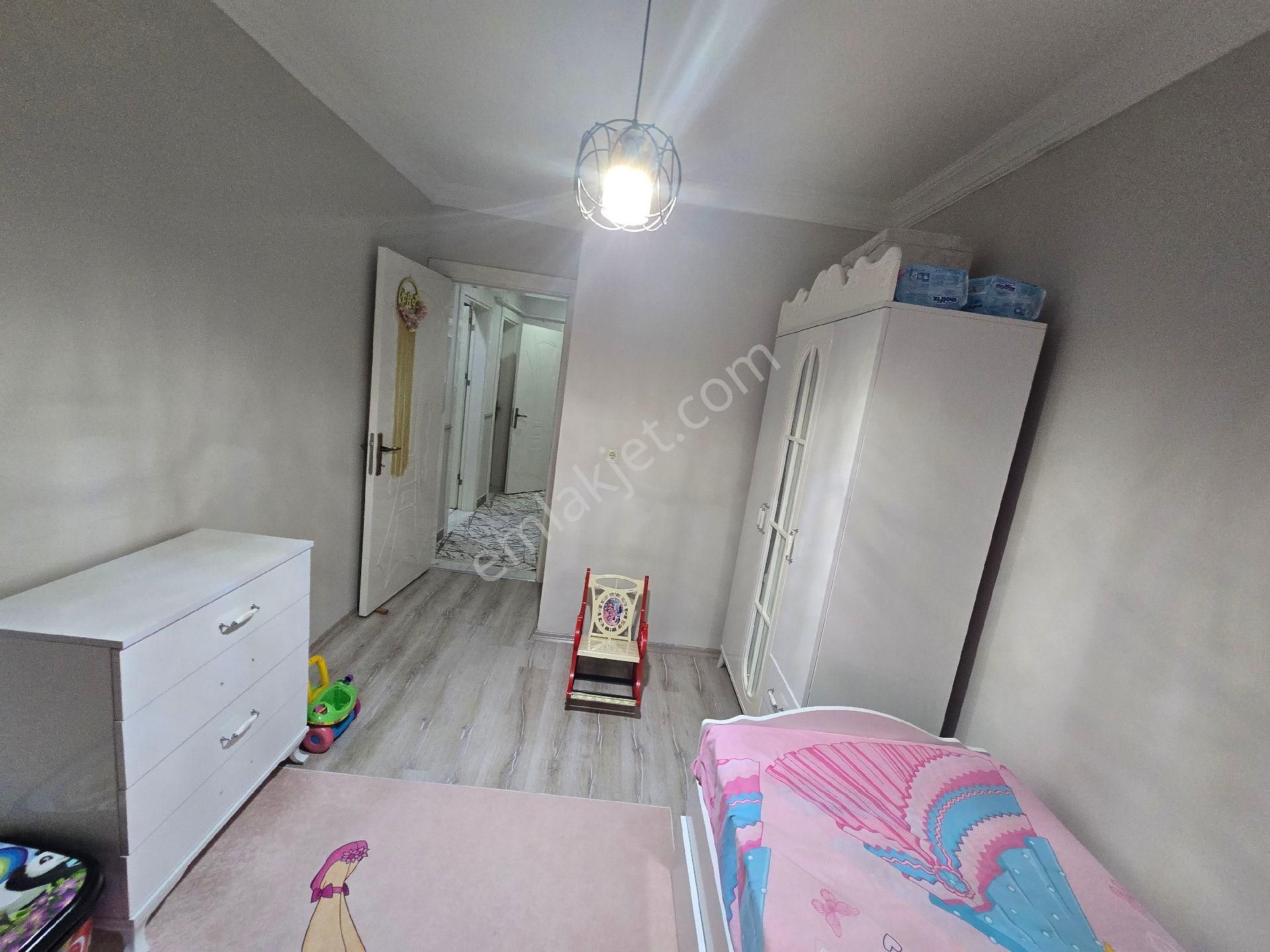 Akçe'den Merkezi Lokasyon Full Bakımlı 3 Katlı Müstakil Ev - Görsel 13