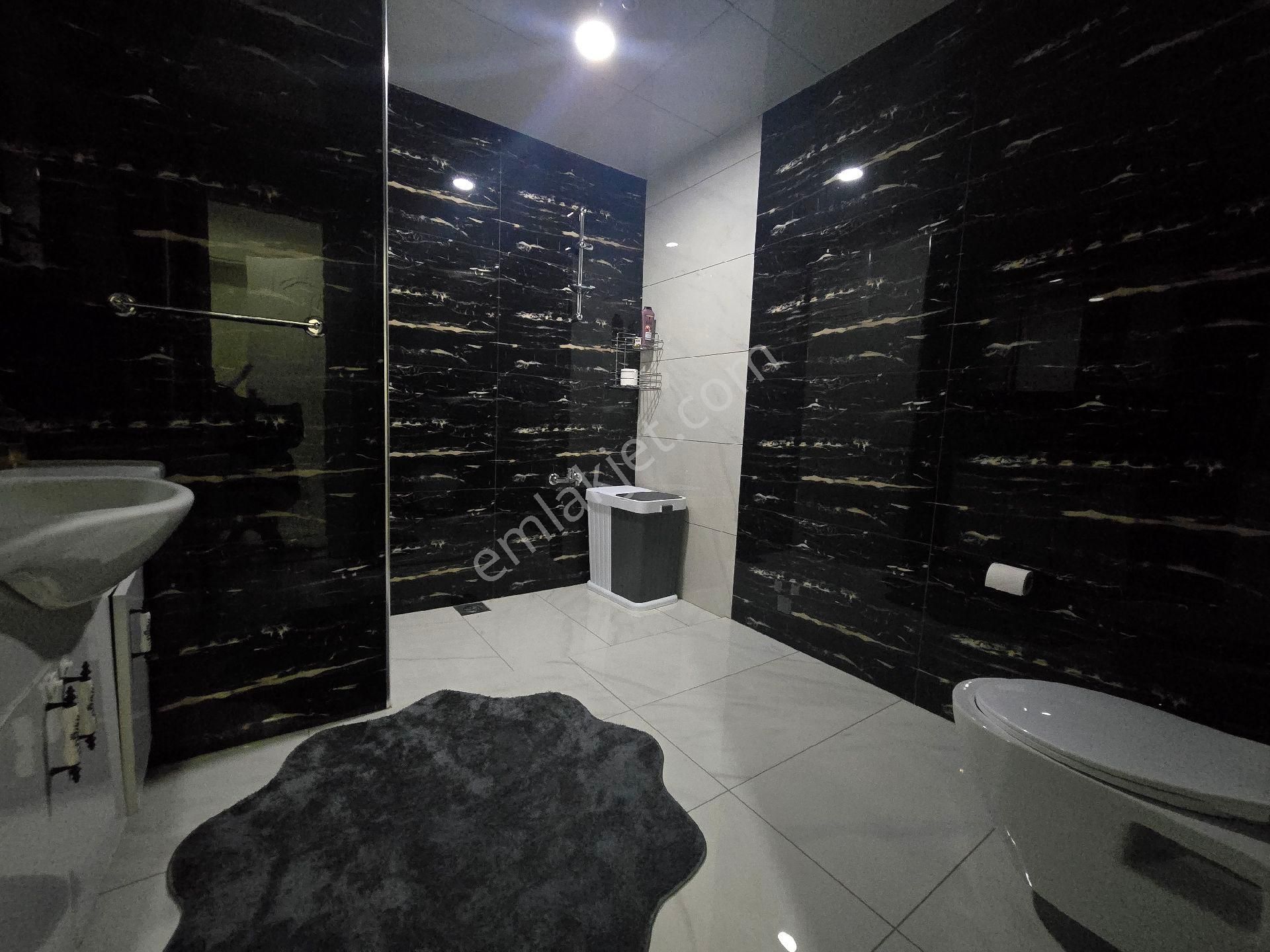 Akçe'den Merkezi Lokasyon Full Bakımlı 3 Katlı Müstakil Ev - Görsel 17