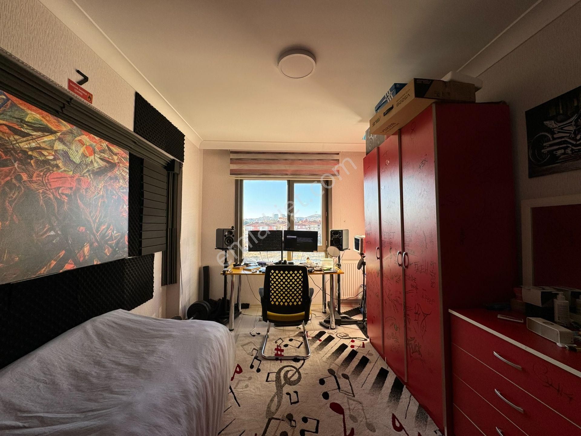 Pursaklar Ufuk Kılıç Emlak'tan Site İçerisinde Ful Yapılı 7. Kat Daire - Görsel 17