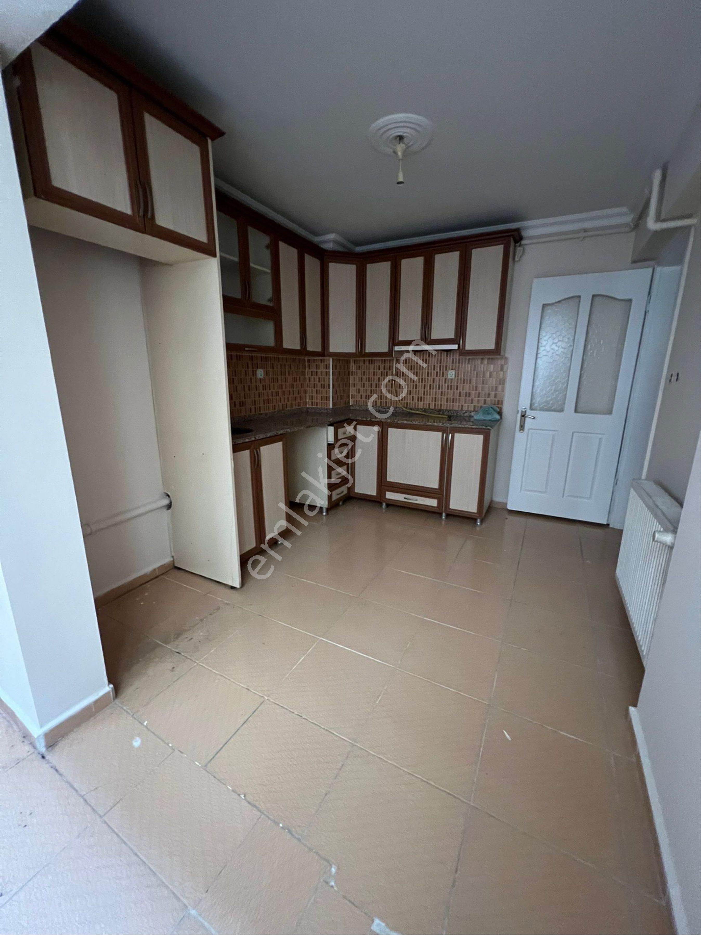 Tevfikiye Mah 15 Yıllık 2+1 100m² Asansörlü Satılık Arakat Daire - Görsel 11