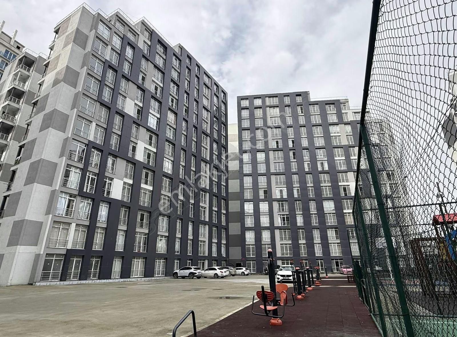 Metrobüse 5 Dk Oturuma Hazır Havuz Güvenlik Otopark 1+1 Daire - Görsel 4