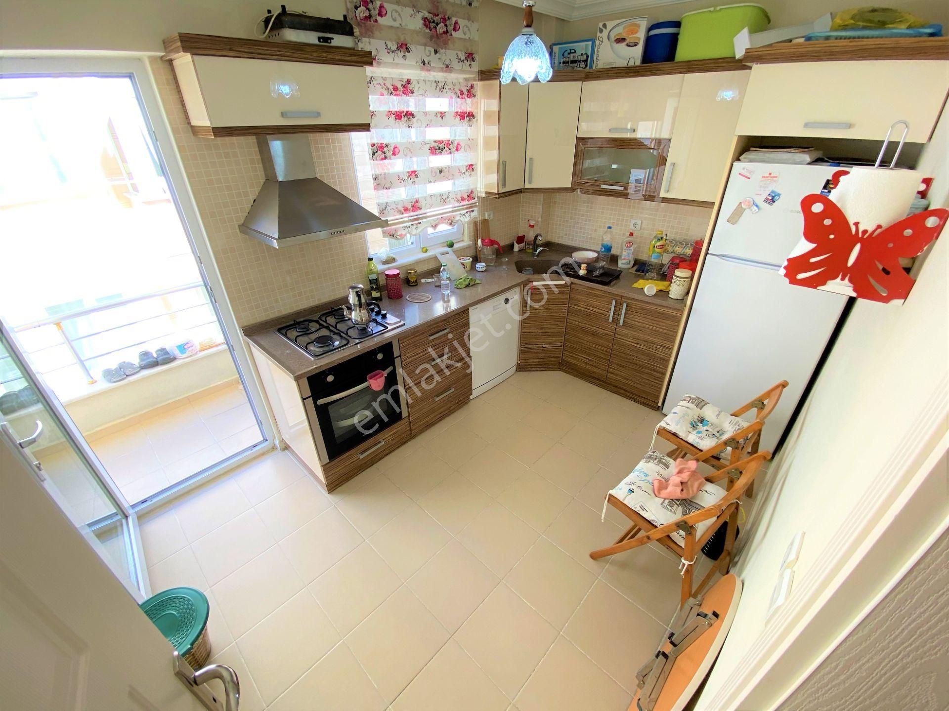 🔷🔷aktif'ten Akçay'da Satılık Denize Yakın Ayrı Mutfaklı Full Eşyalı Arakat İskanlı 2+1