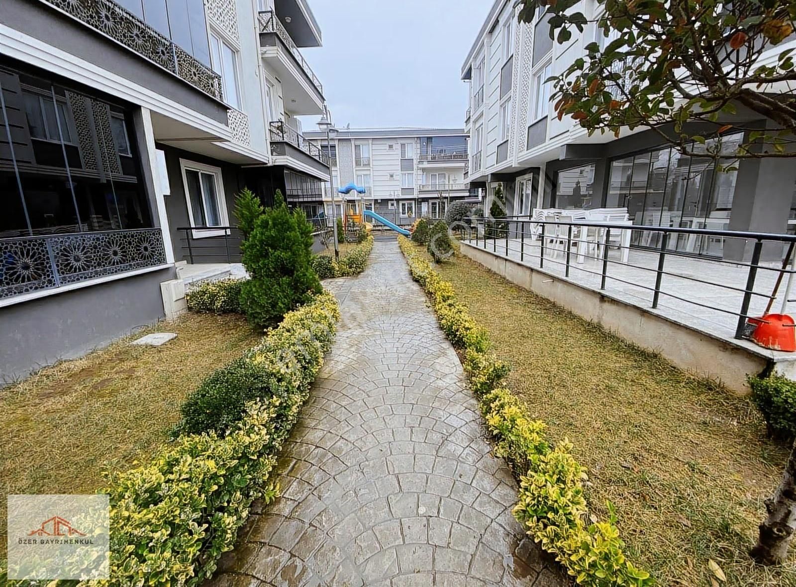 Ayrıcalıklı Sitede | Havuzlu, Güvenlikli, Çocuk Parklı 2+1 Daire - Görsel 18