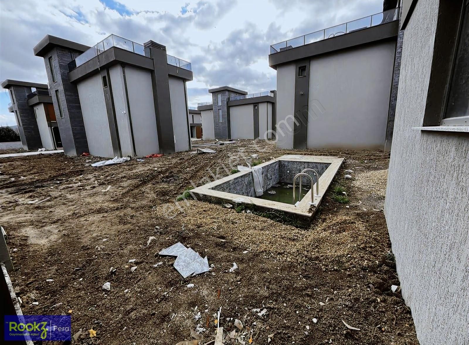 Serdivan Aralık Satılık Havuzlu Lüks Site İçi 4+1 Villa - Görsel 8