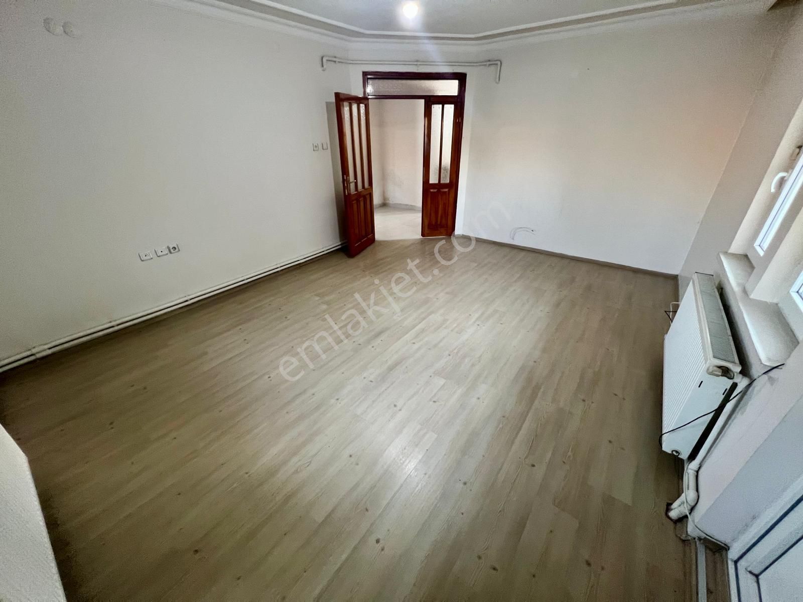 Aras Emlaktan Bahçelievler Mahallesinde 2+1 Kiralık Ara Kat - Görsel 8