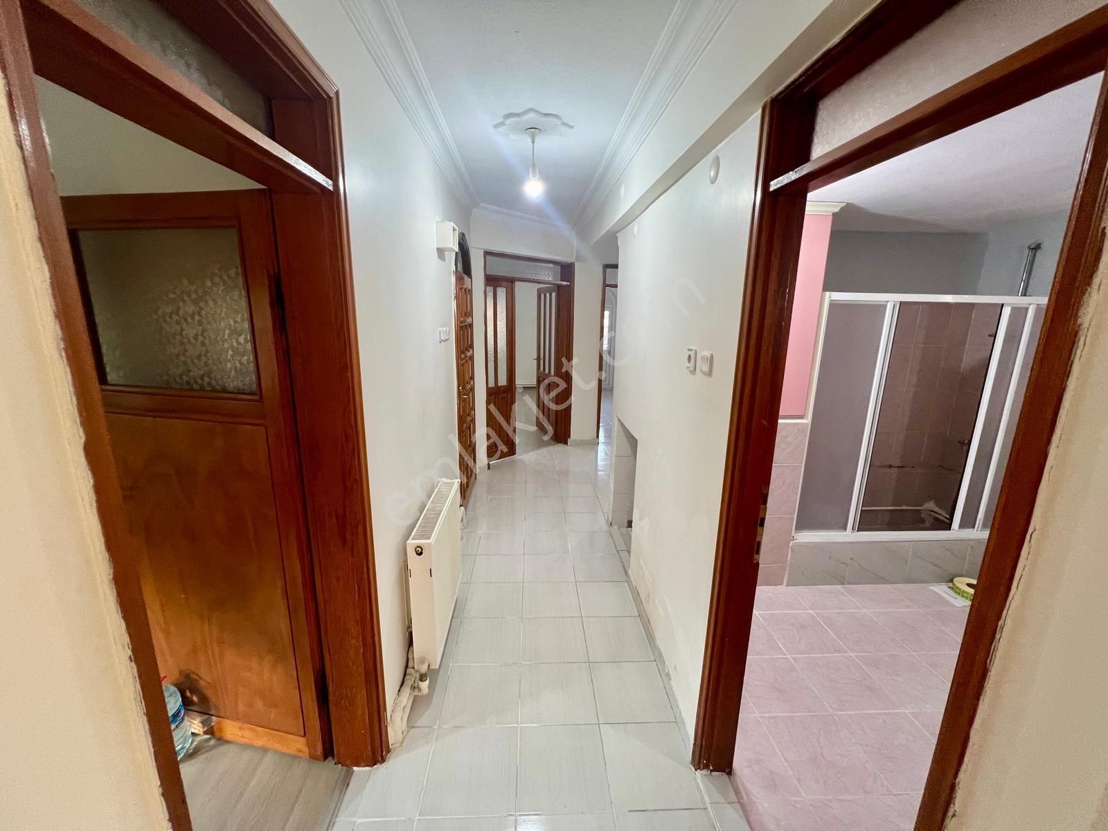 Aras Emlaktan Bahçelievler Mahallesinde 2+1 Kiralık Ara Kat - Görsel 12