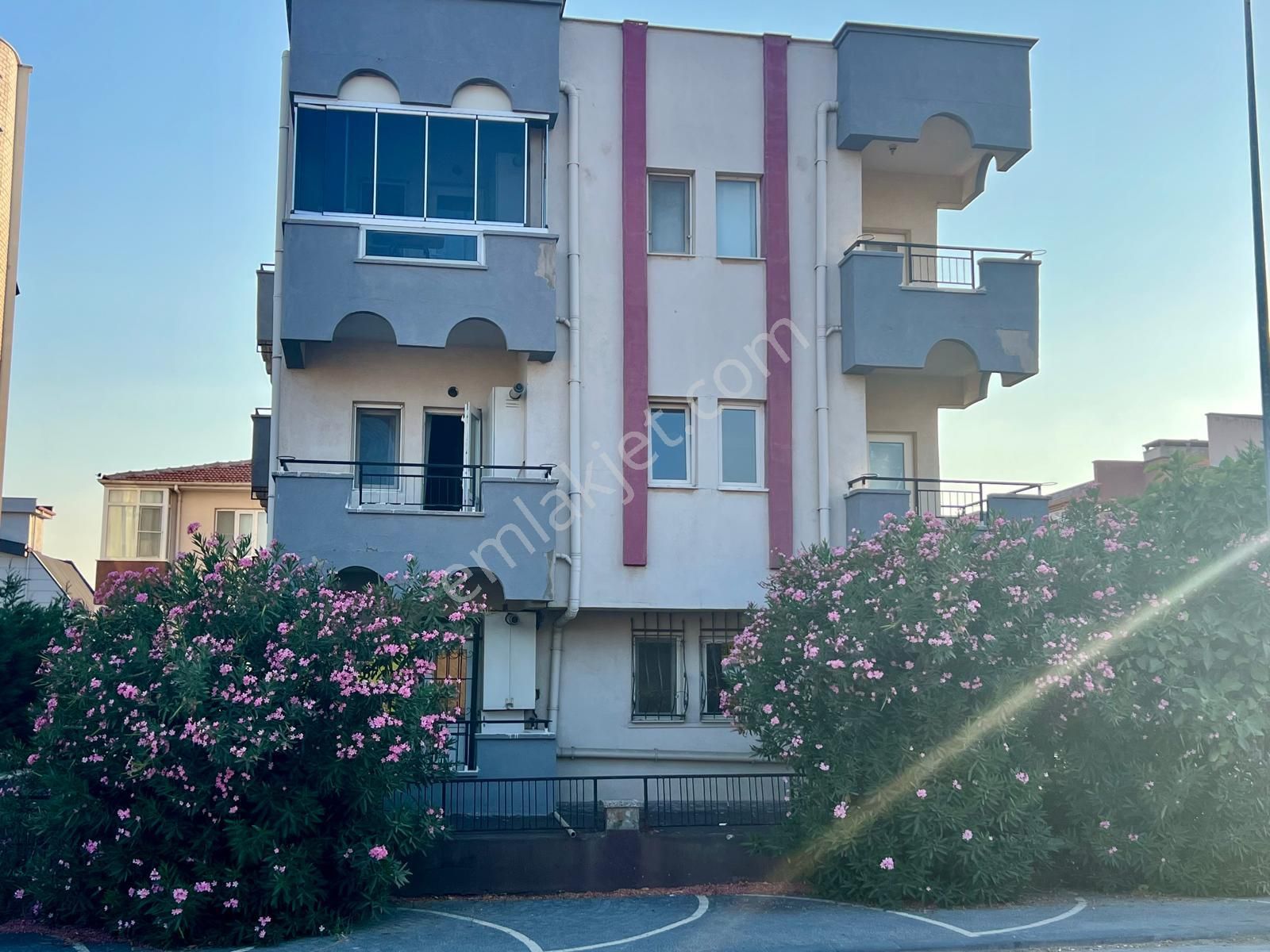 Aras Emlaktan Bahçelievler Mahallesinde 2+1 Kiralık Ara Kat - Görsel 23