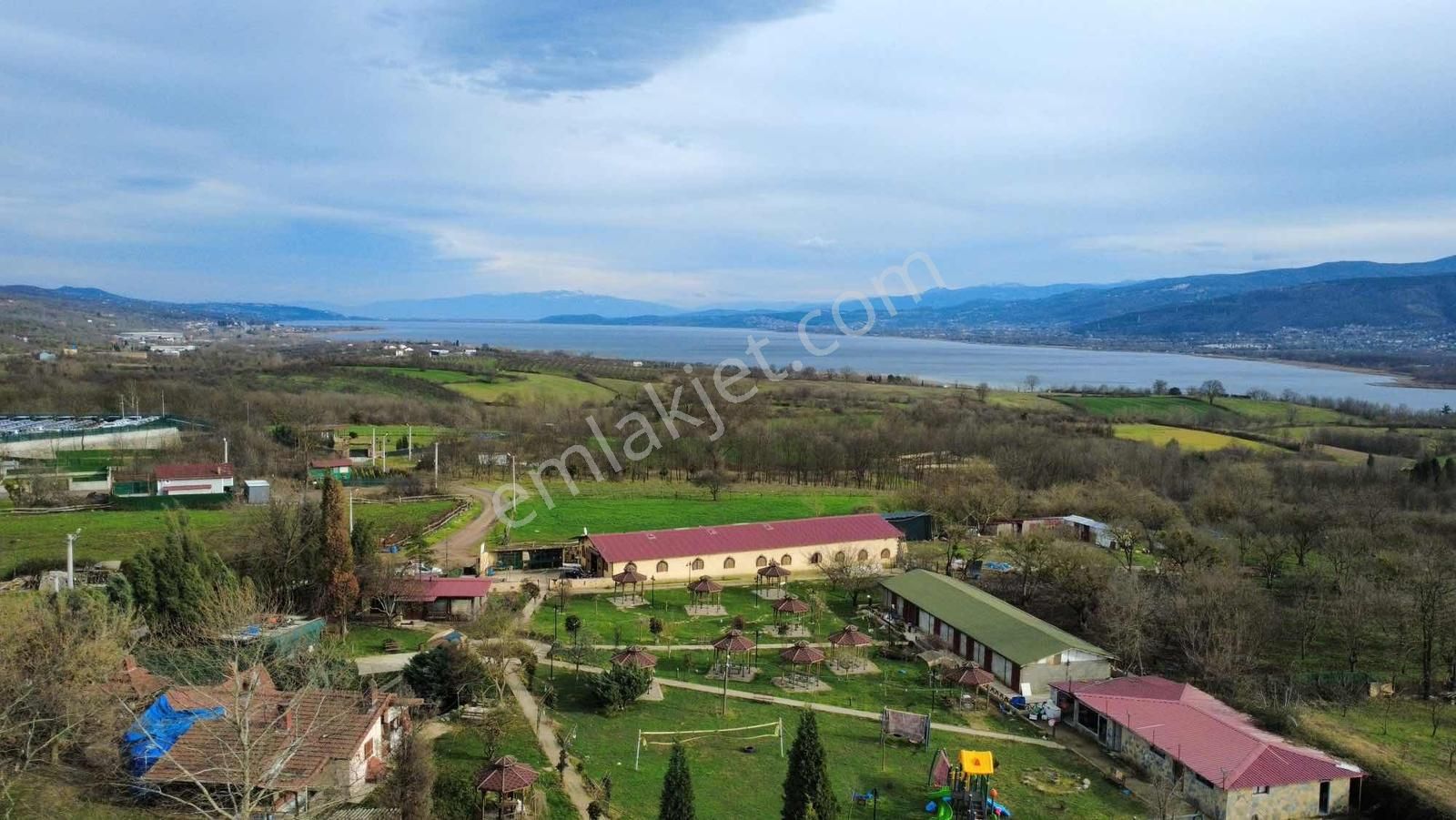 Yoldaş Emlaktan 5.572 M2 Uzuntarlada İmar Sınırı Tarla - Görsel 8