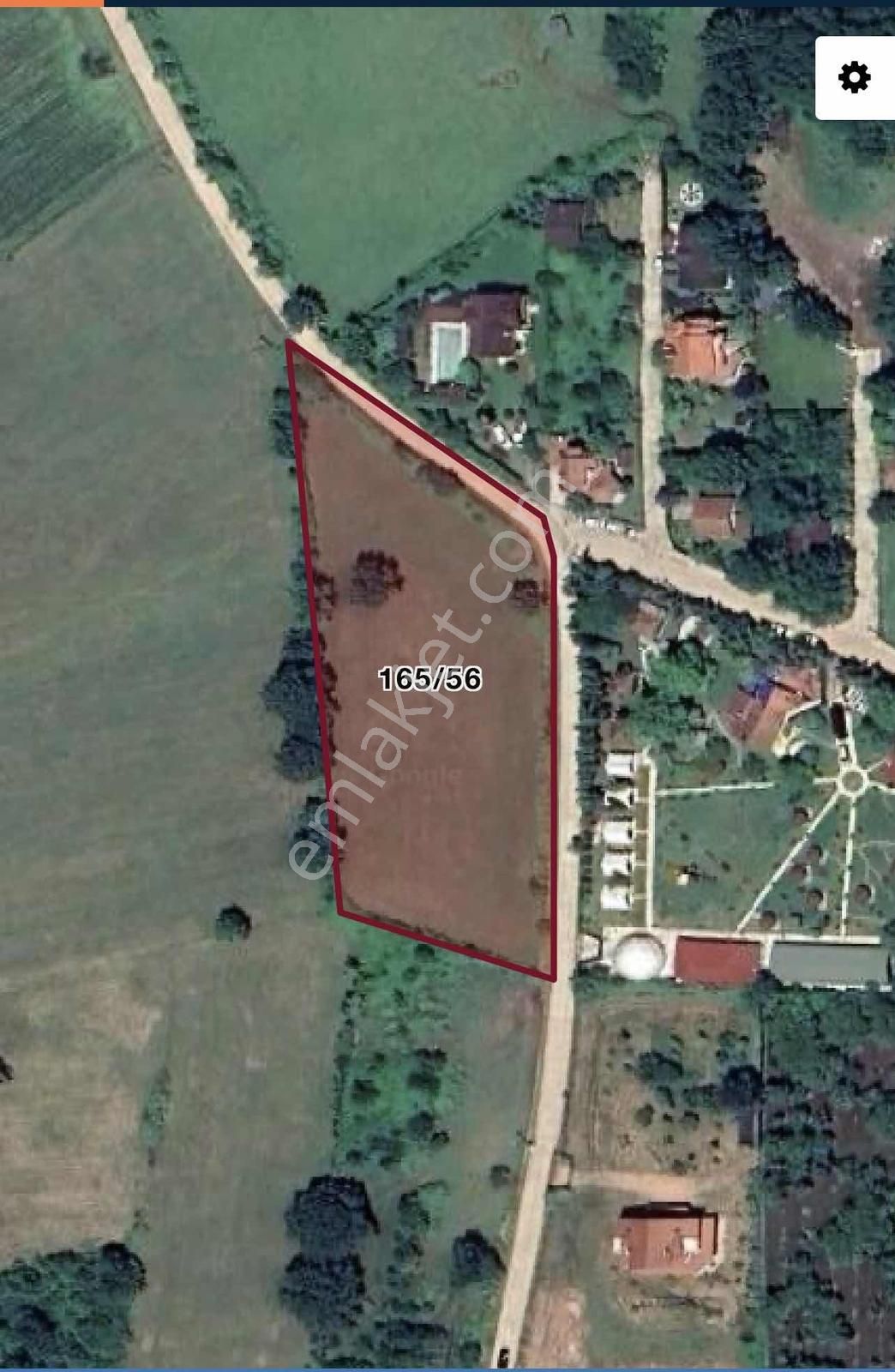 Yoldaş Emlaktan 5.572 M2 Uzuntarlada İmar Sınırı Tarla