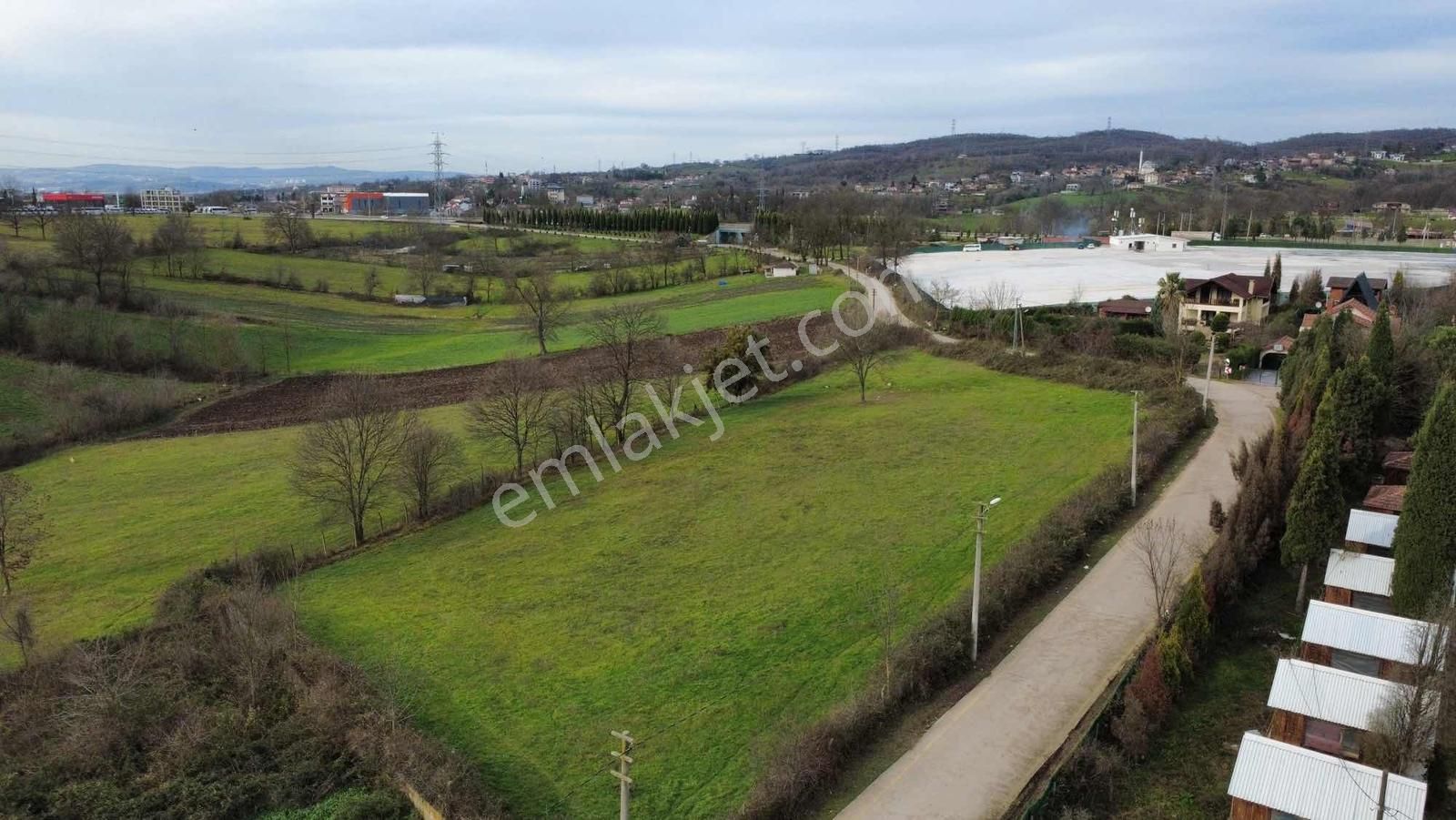 Yoldaş Emlaktan 5.572 M2 Uzuntarlada İmar Sınırı Tarla - Görsel 2