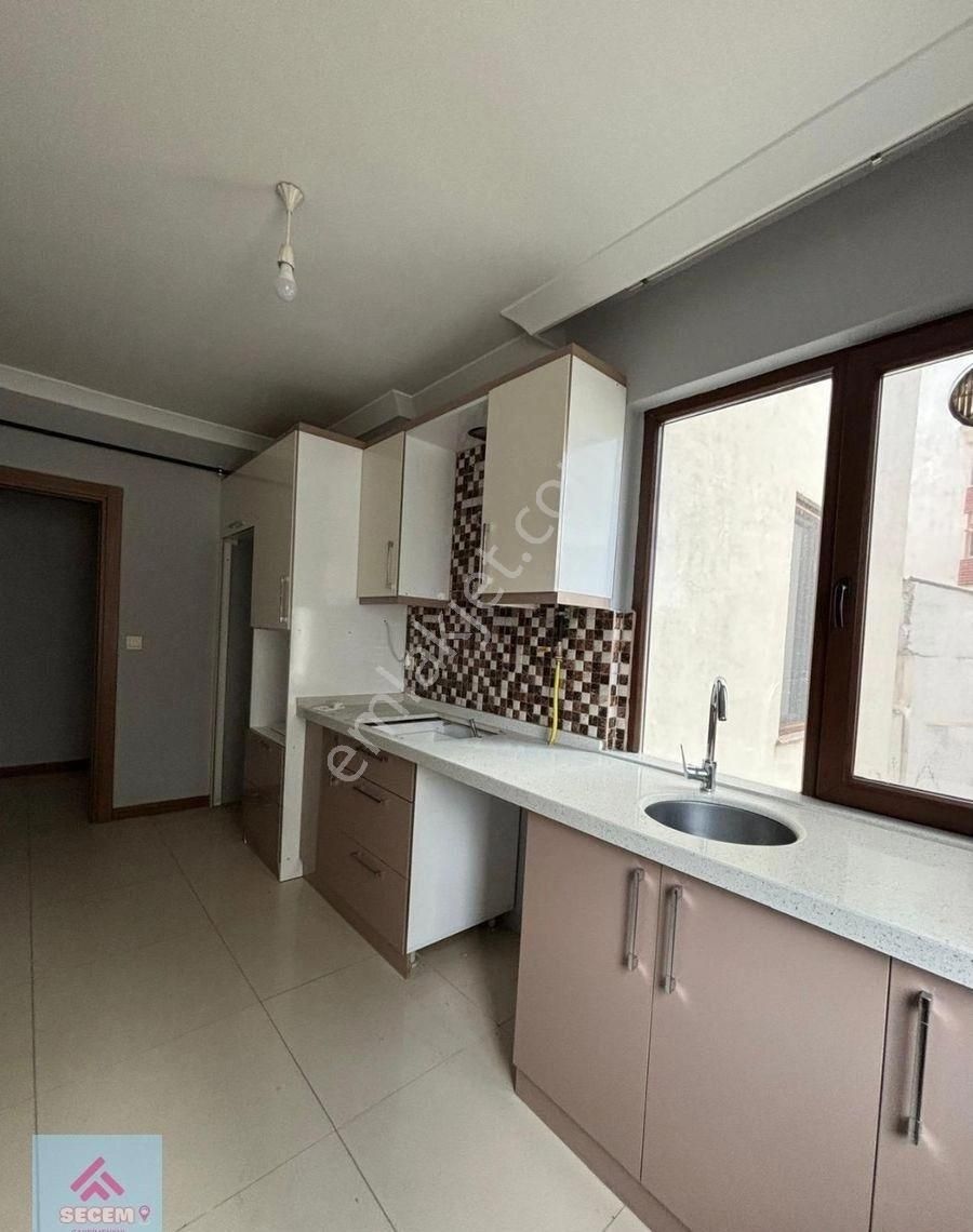 Bandırma 17 Eylül Mahallesi’nde 2+1 Ebeveyn Banyolu Yüksek Giriş Satılık Daire