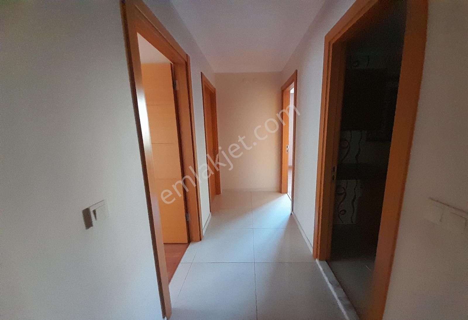 Besa Konutlarında Güvenlikli Kapalı Garajlı Ebeveyn Banyolu 4+1 - Görsel 23
