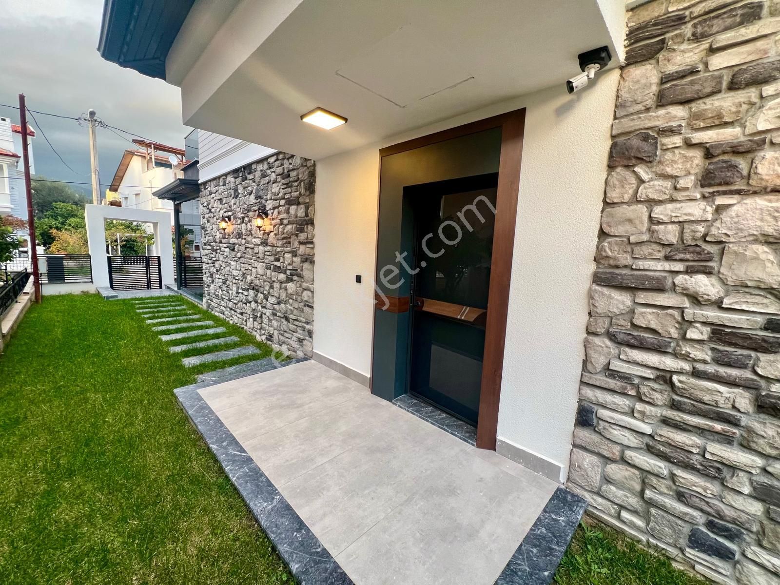 Akçay Aras Emlaktan Narlıda Denize 150 M. Lüks Müstakil Villa - Görsel 4