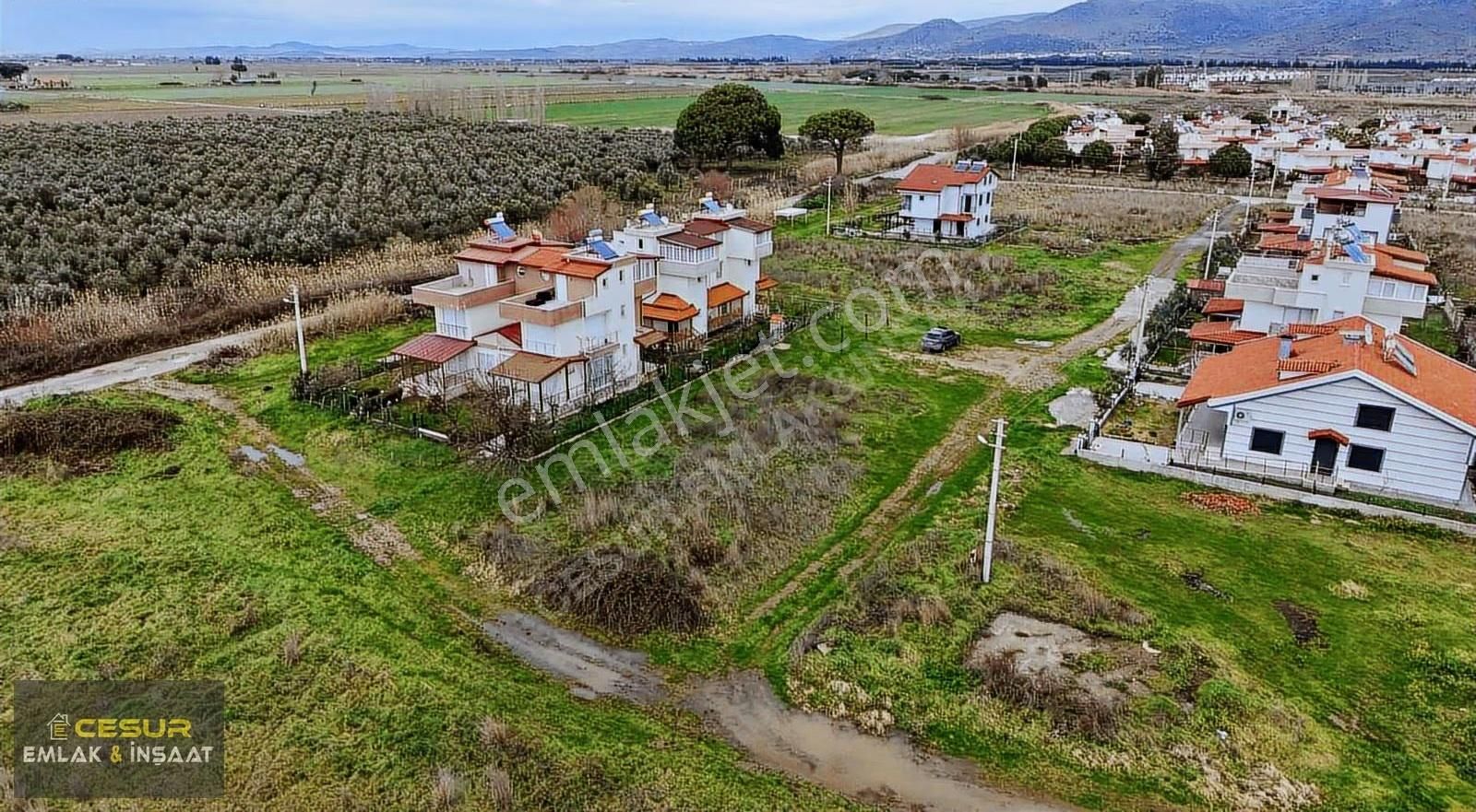 İzmir Dikili Caner Kent Sitesinde Satılık Köşe Arsa - Görsel 3