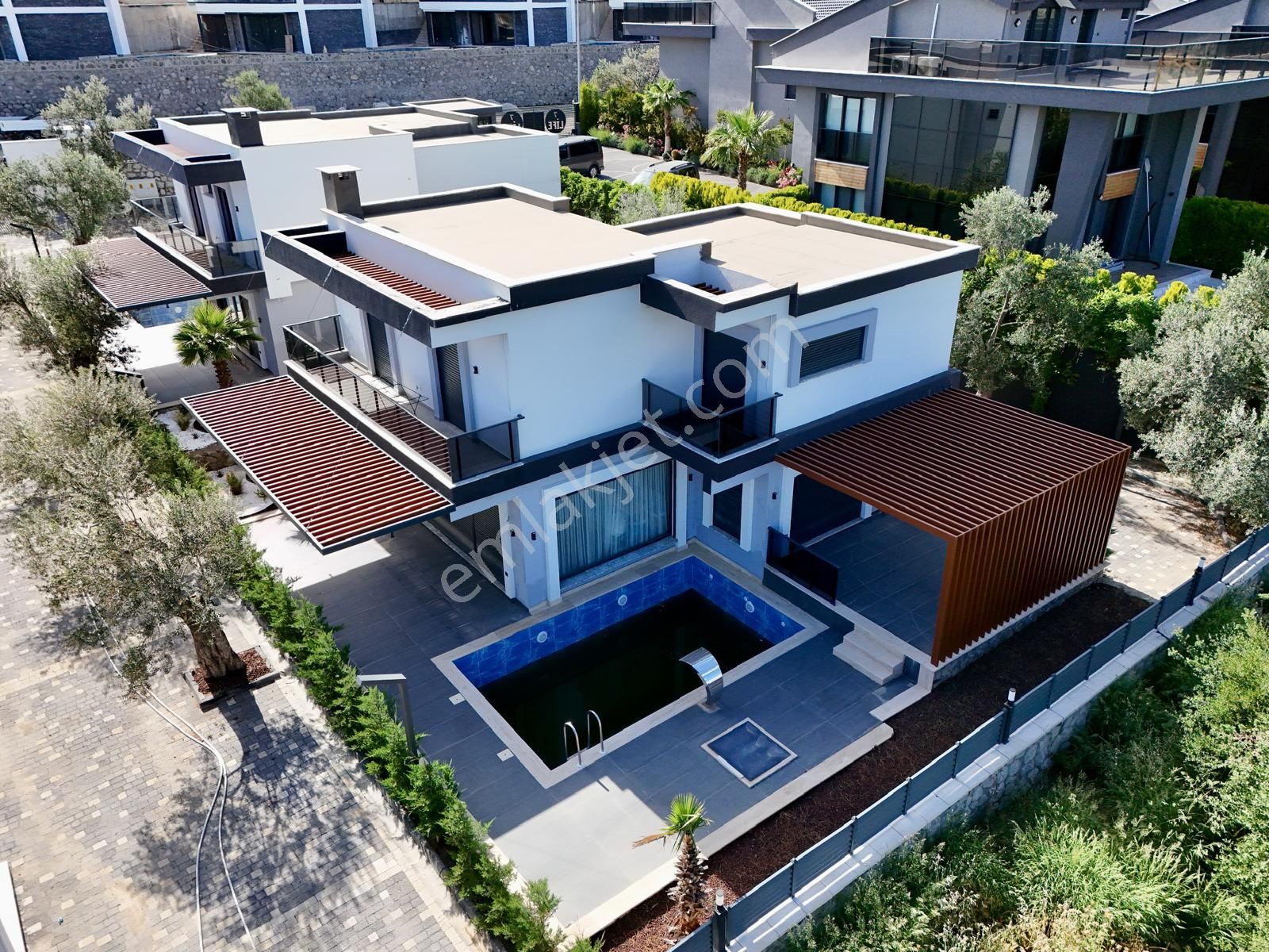 Akçay Aras Emlaktan Gürede Havuzlu Muhteşem Villalar - Görsel 5