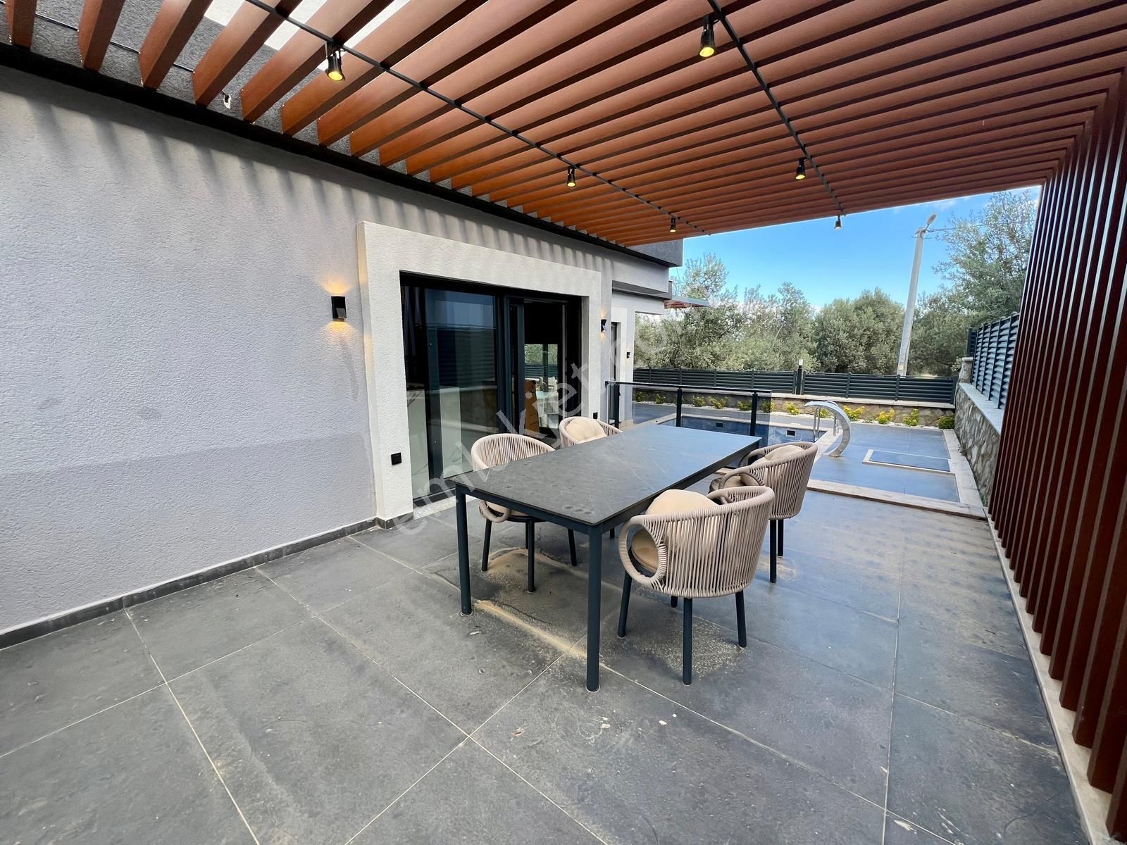 Akçay Aras Emlaktan Gürede Havuzlu Muhteşem Villalar - Görsel 10