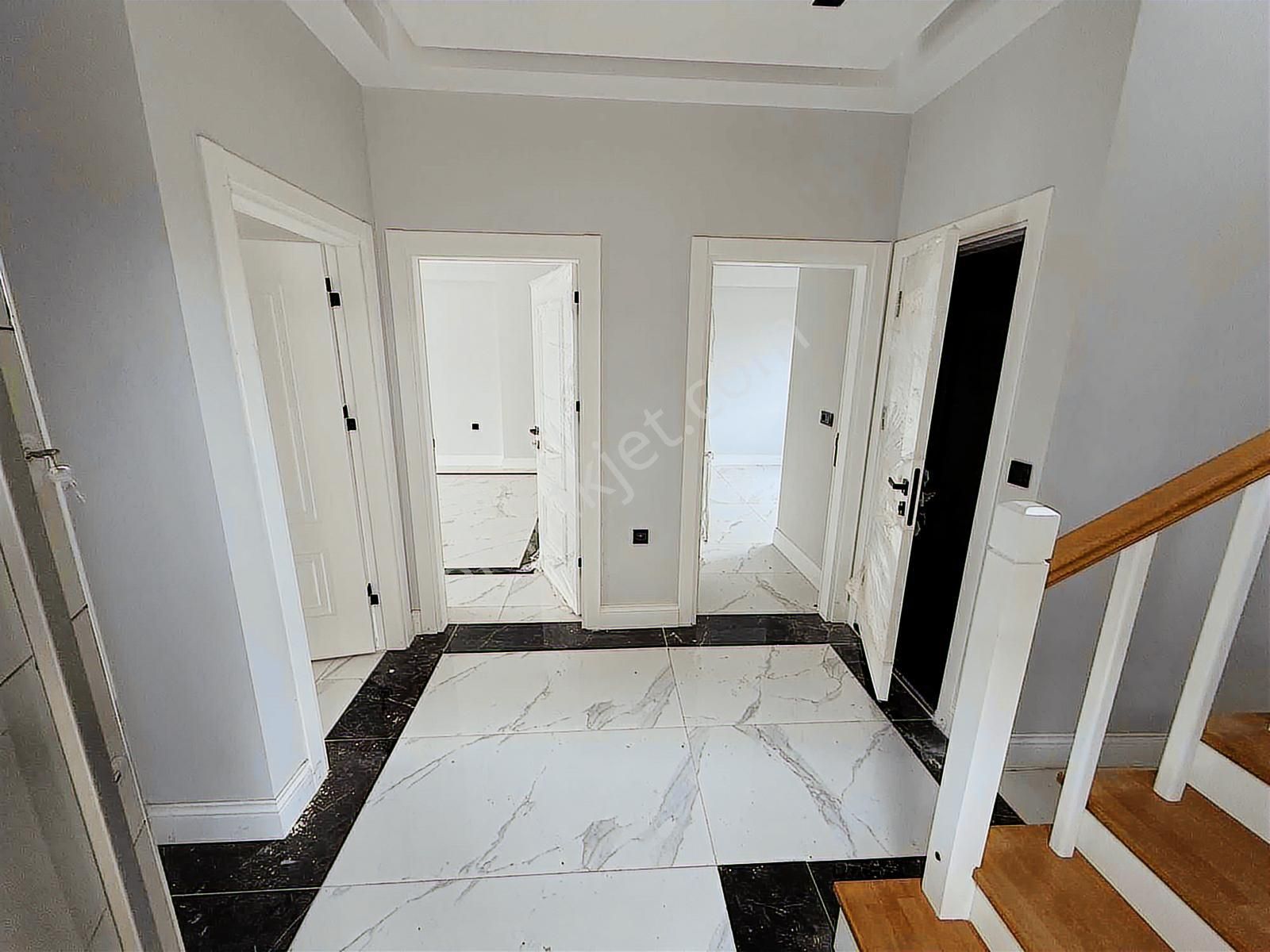 Yoldaş Emlaktan Nefes Serdivan'da Satılık 4+1 Villa - Görsel 23