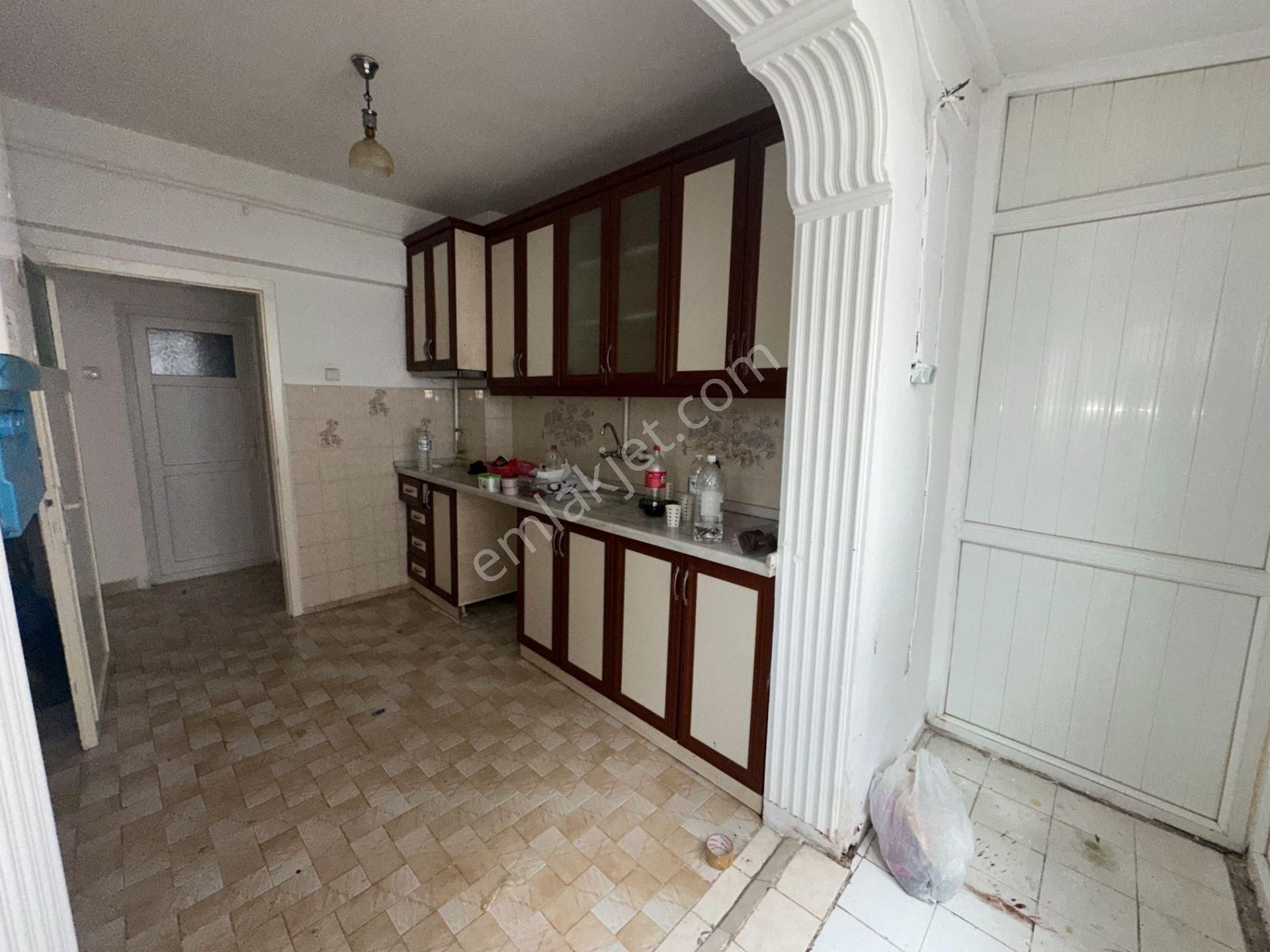 Sanatoryum Caddesi Yakını 2.kat 100m2 Ön Cephe Hastane Yakını - Görsel 11