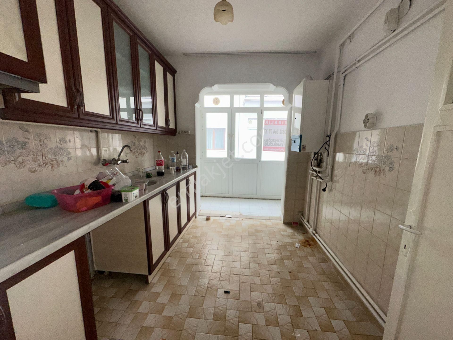 Sanatoryum Caddesi Yakını 2.kat 100m2 Ön Cephe Hastane Yakını - Görsel 9