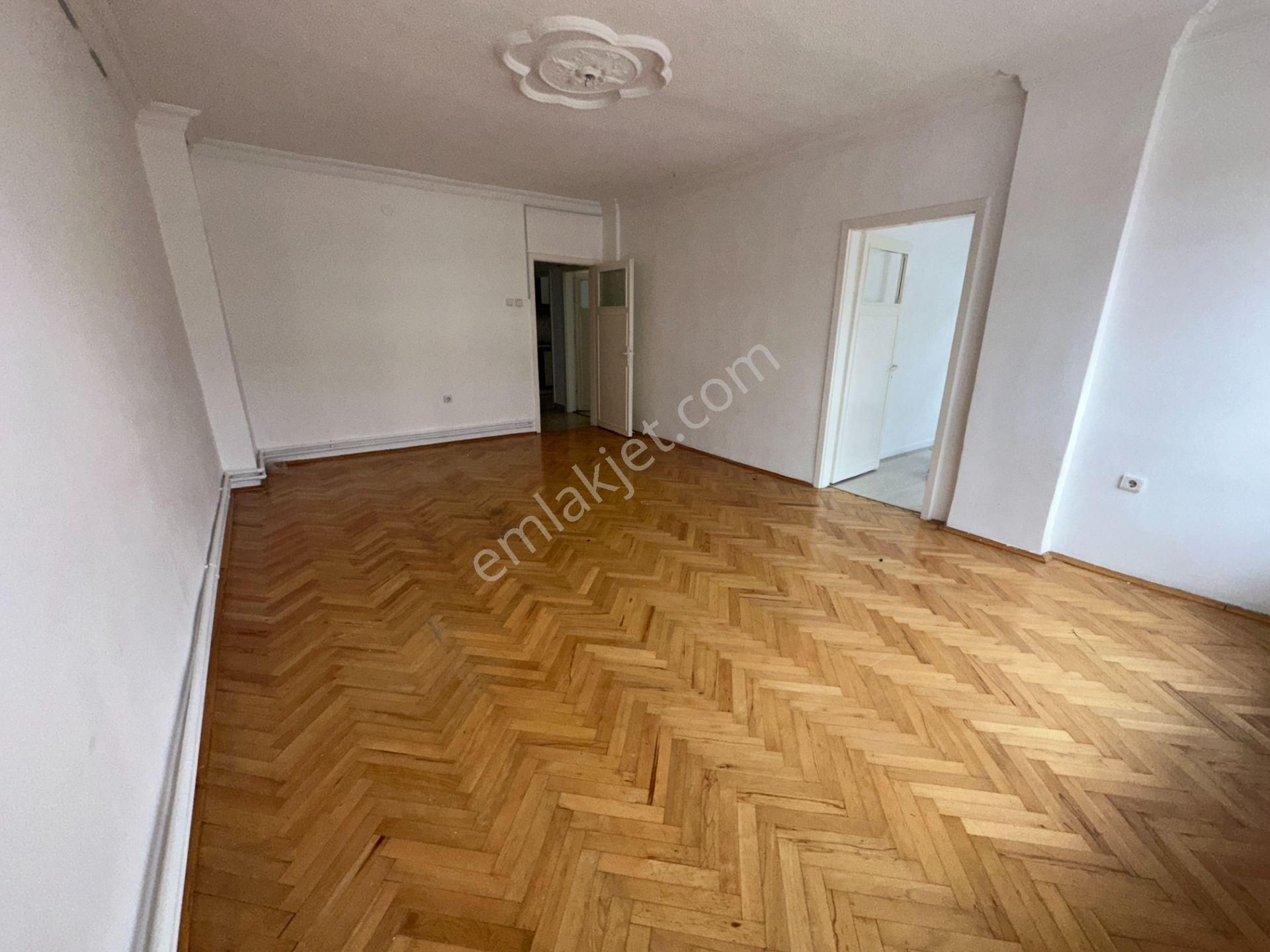 Sanatoryum Caddesi Yakını 2.kat 100m2 Ön Cephe Hastane Yakını - Görsel 5