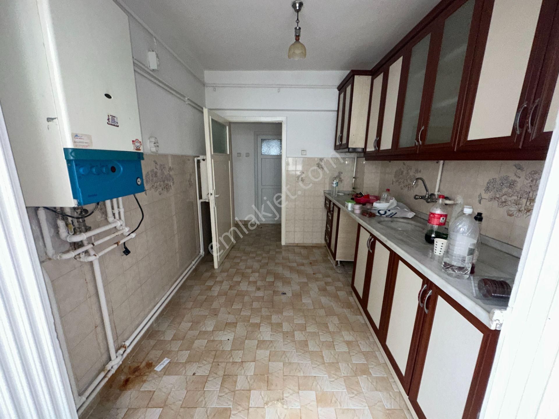 Sanatoryum Caddesi Yakını 2.kat 100m2 Ön Cephe Hastane Yakını - Görsel 12