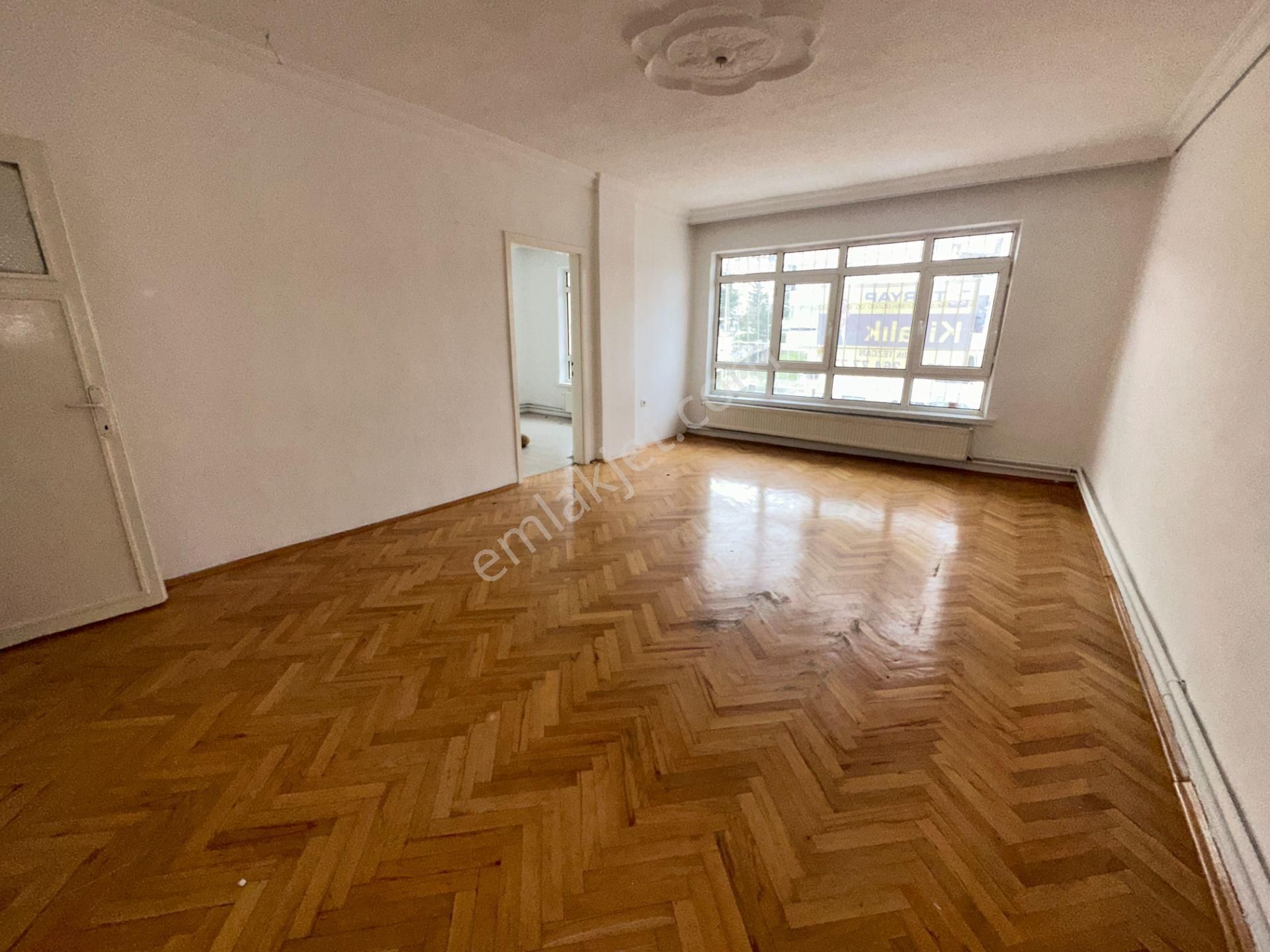 Sanatoryum Caddesi Yakını 2.kat 100m2 Ön Cephe Hastane Yakını - Görsel 3