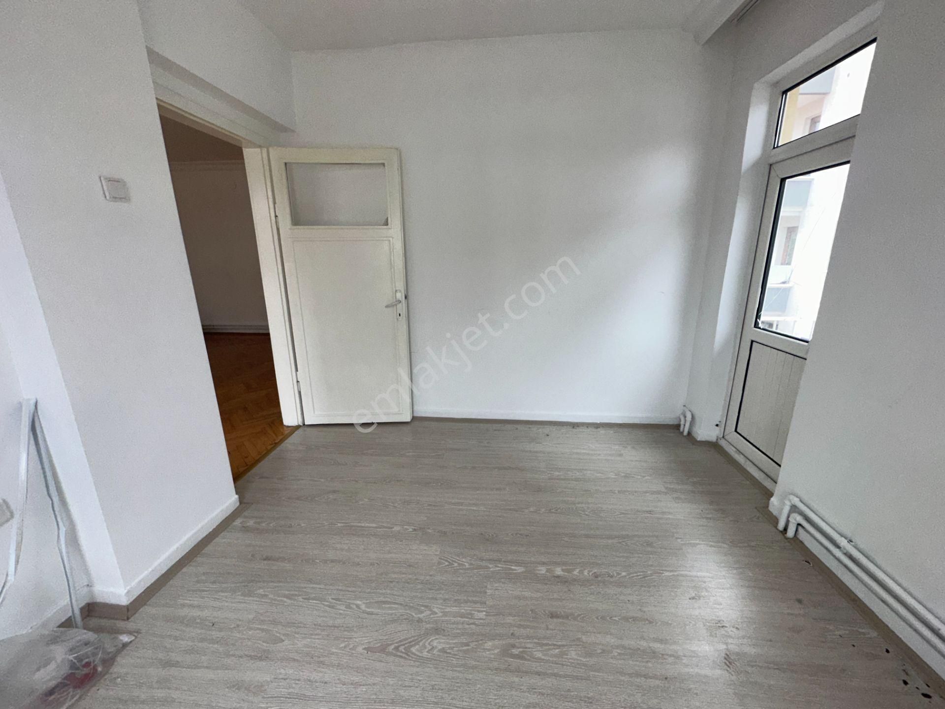 Sanatoryum Caddesi Yakını 2.kat 100m2 Ön Cephe Hastane Yakını - Görsel 24