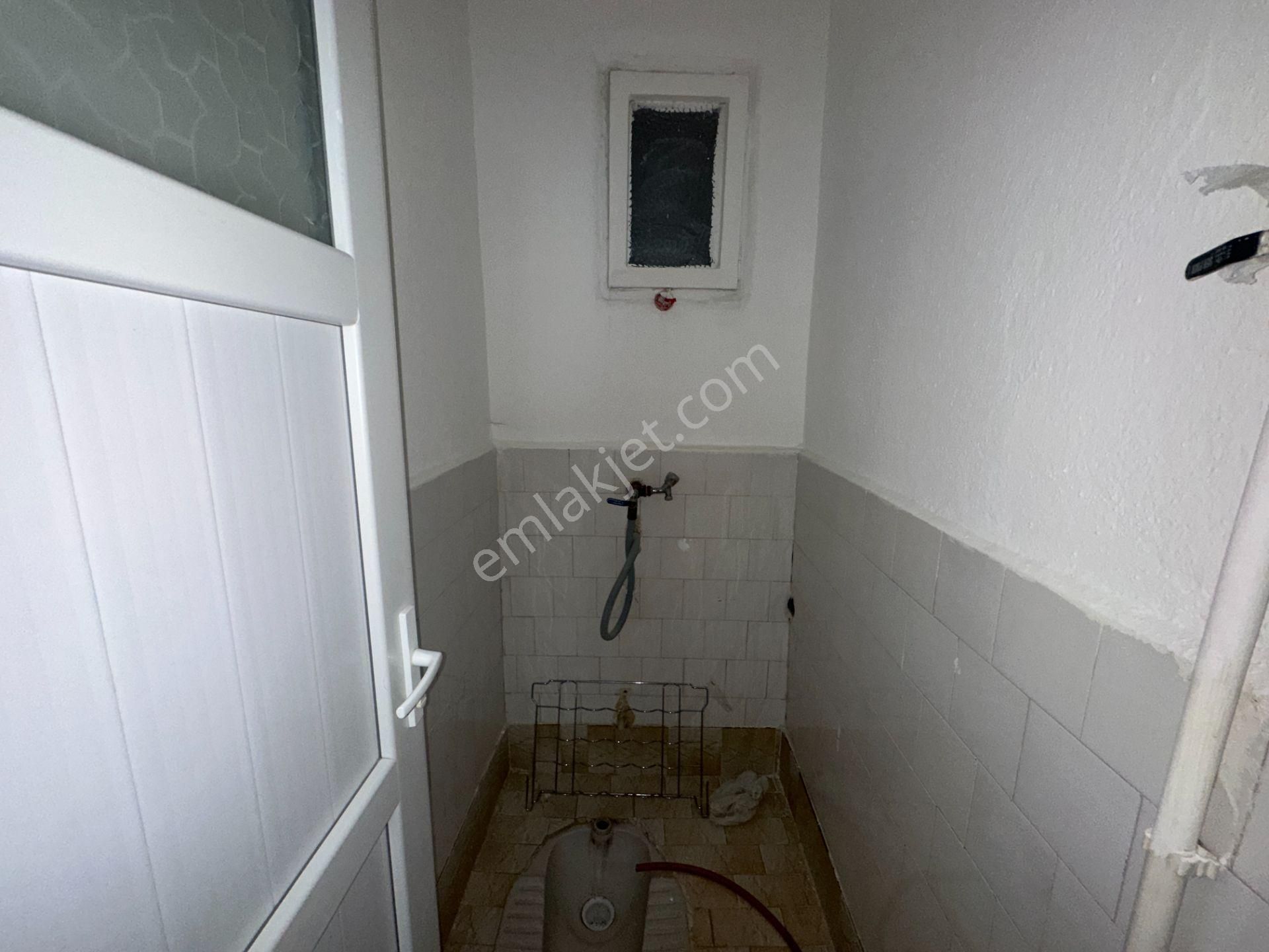 Sanatoryum Caddesi Yakını 2.kat 100m2 Ön Cephe Hastane Yakını - Görsel 32