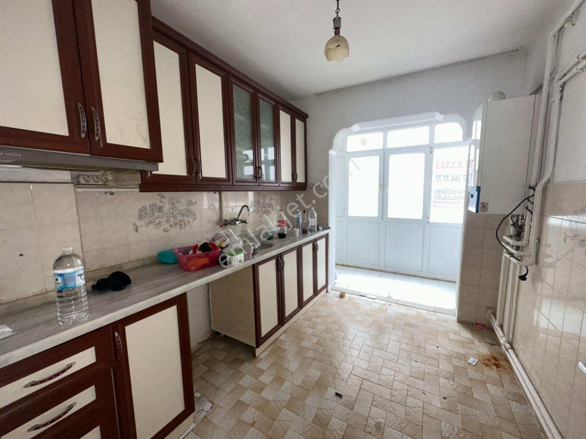 Sanatoryum Caddesi Yakını 2.kat 100m2 Ön Cephe Hastane Yakını - Görsel 8