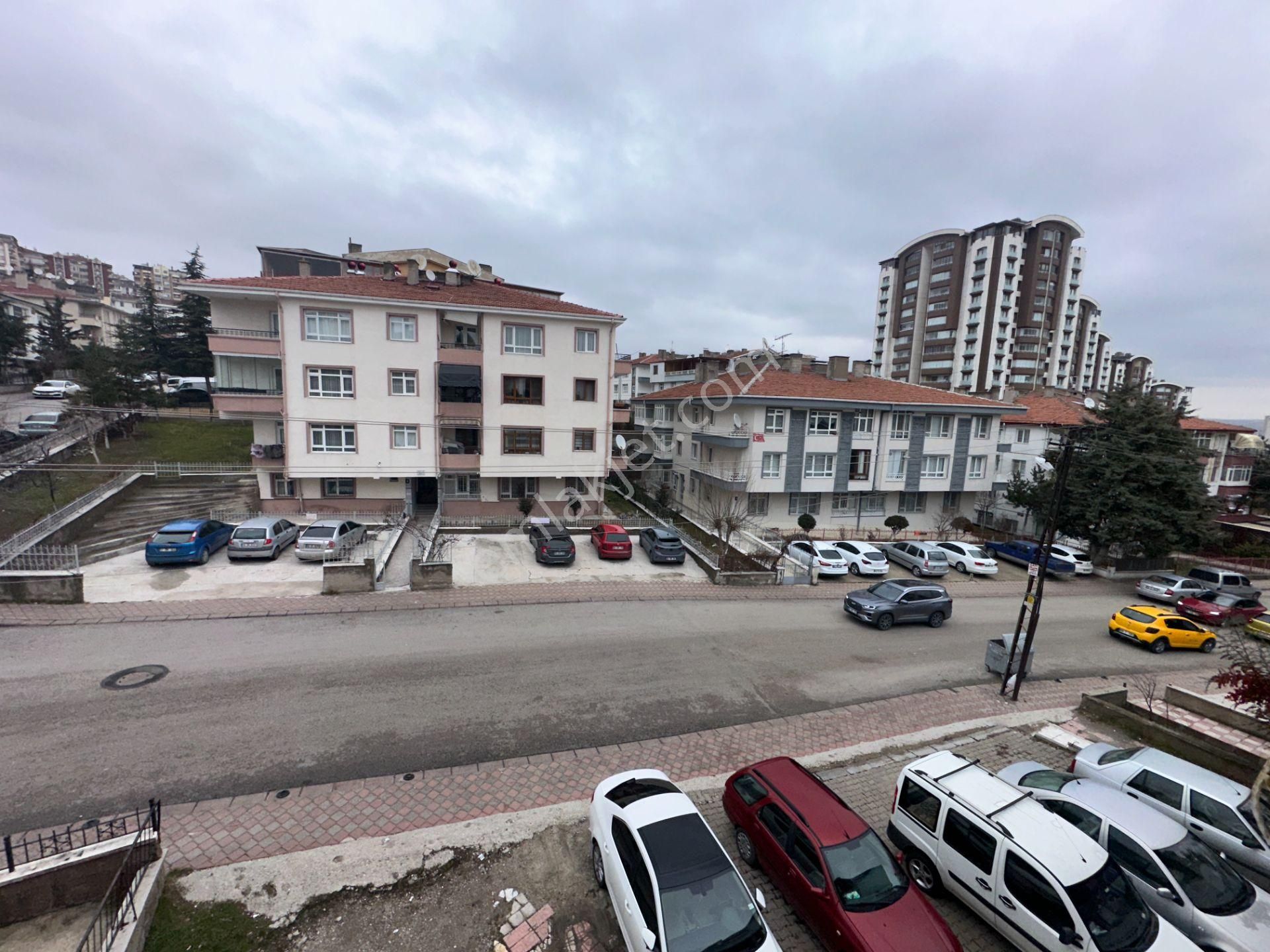 Sanatoryum Caddesi Yakını 2.kat 100m2 Ön Cephe Hastane Yakını - Görsel 27