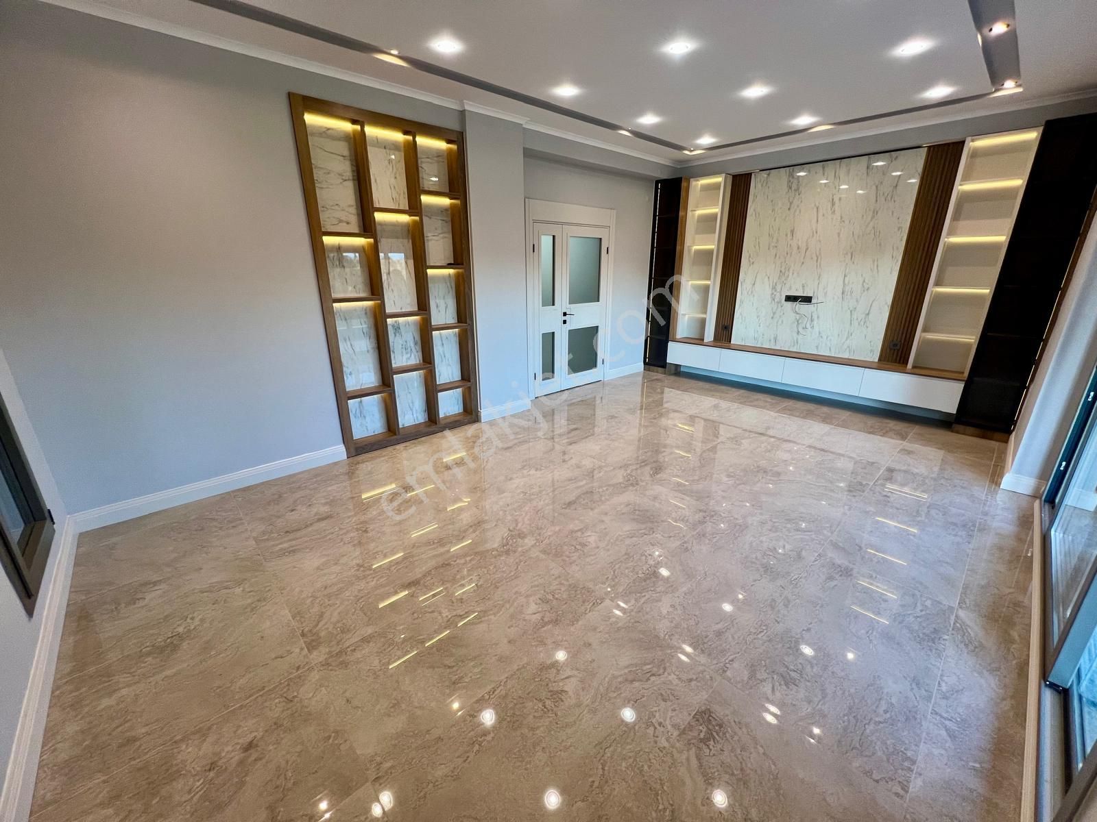 Akçay Aras Emlaktan Gürede Havuzlu Müstakil Lüks Villa - Görsel 12