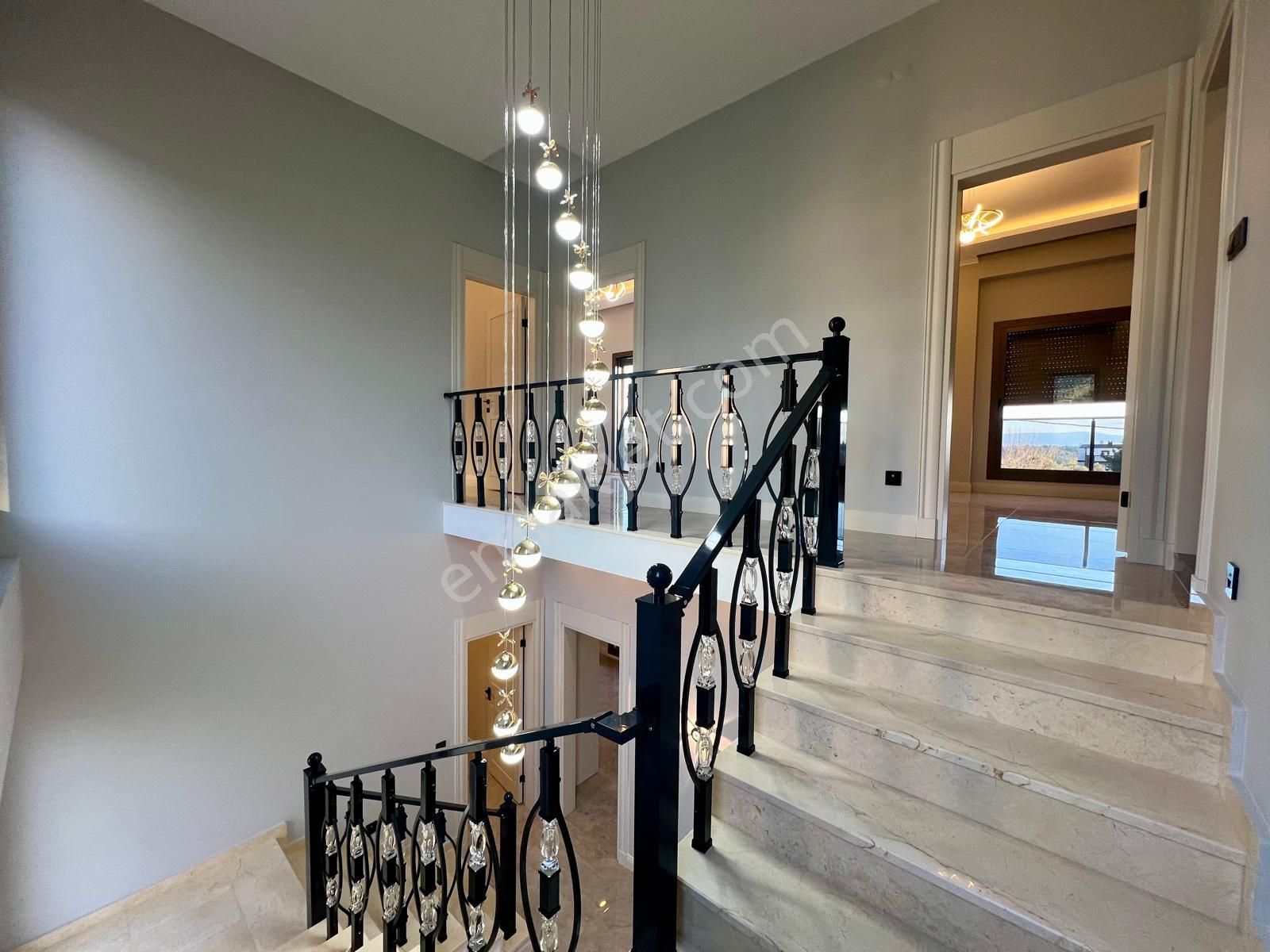 Akçay Aras Emlaktan Gürede Havuzlu Müstakil Lüks Villa - Görsel 24