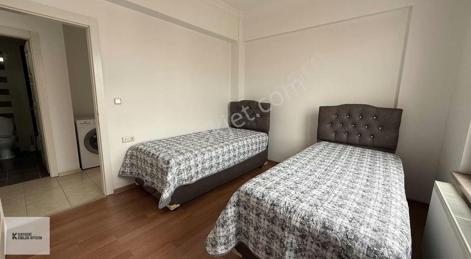 Mithatpaşa Mah.de 3+1 Satılık Geniş Ferah Daire - Görsel 10