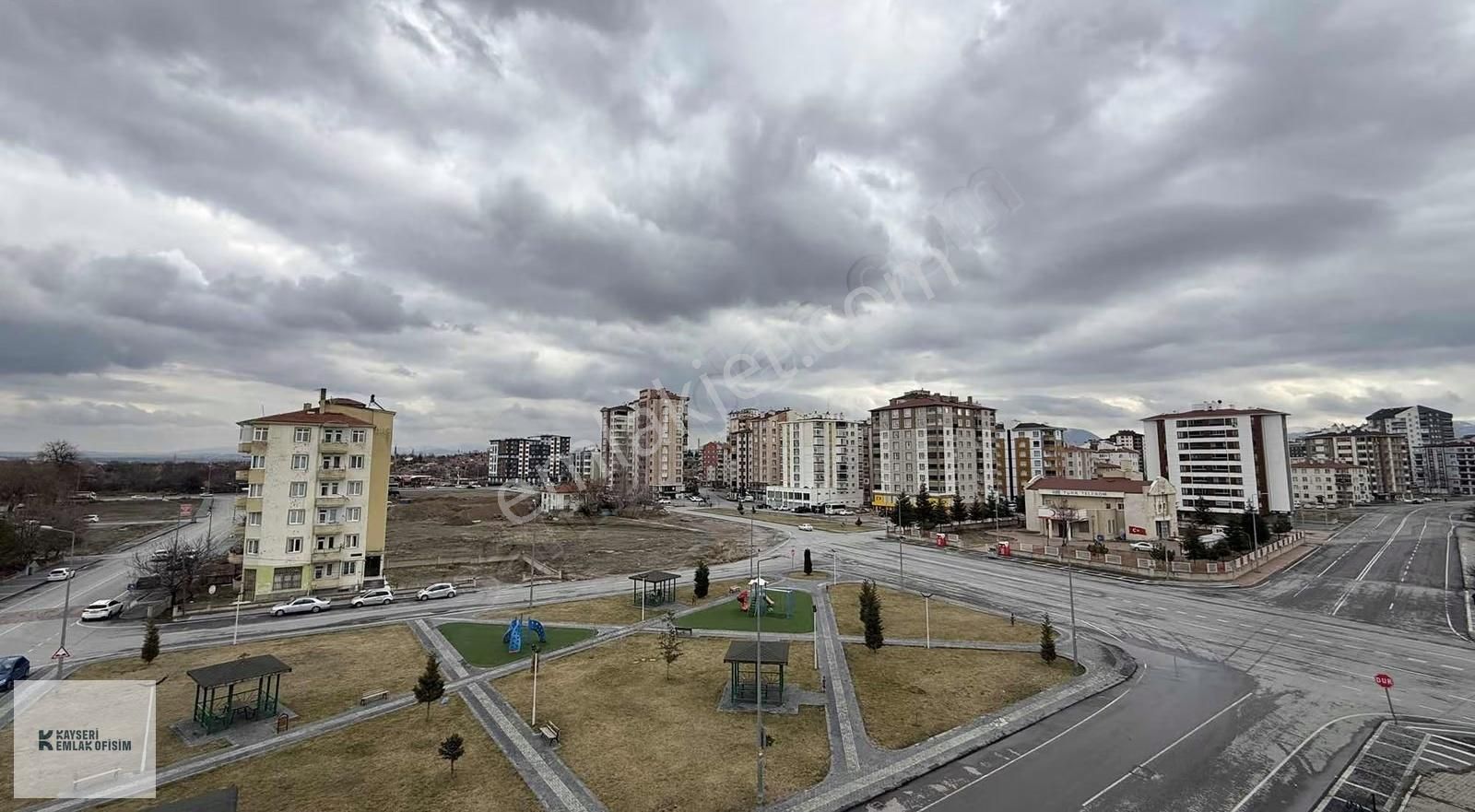 Mithatpaşa Mah.de 3+1 Satılık Geniş Ferah Daire - Görsel 7