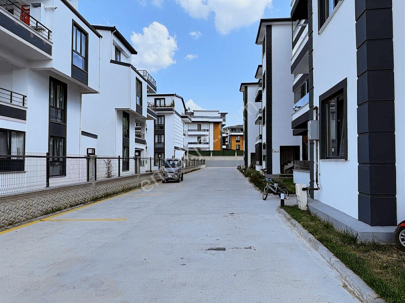 Kartepe Prestij 3 Sitesinde Satılık Düz Daire - Görsel 2