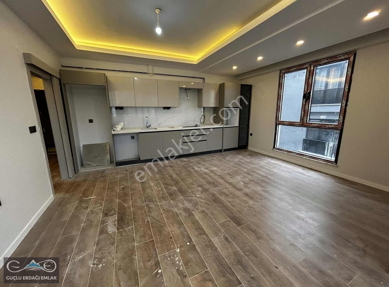 Denize 200 M Koruda Daire Aynı Bölgede 3 Adet Dairemiz Vardır