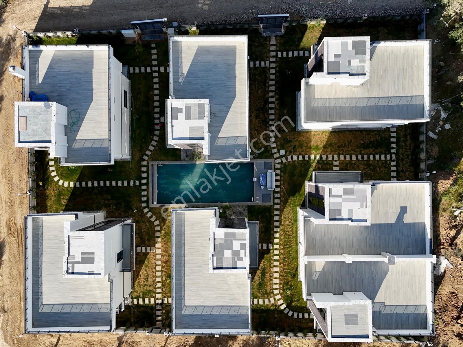 Akçay Aras Emlaktan Zeytinlide Havuzlu Site İçinde Müstakil Villalar - Görsel 5