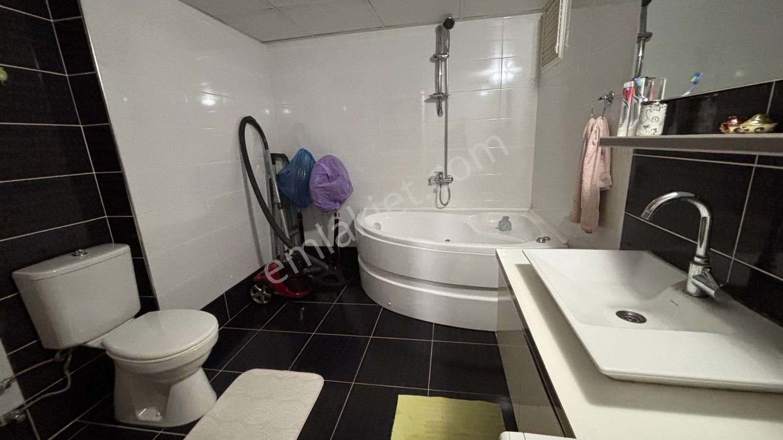 İzmir Küçük Çiğli Mah. Cadde Üzerinde 3+1 Satılık Daire Cb Ph - Görsel 18