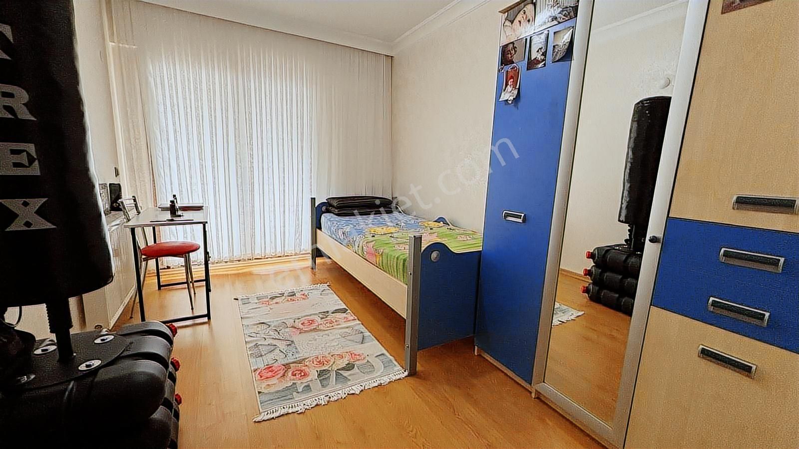 İzmir Küçük Çiğli Mah. Cadde Üzerinde 3+1 Satılık Daire Cb Ph - Görsel 8