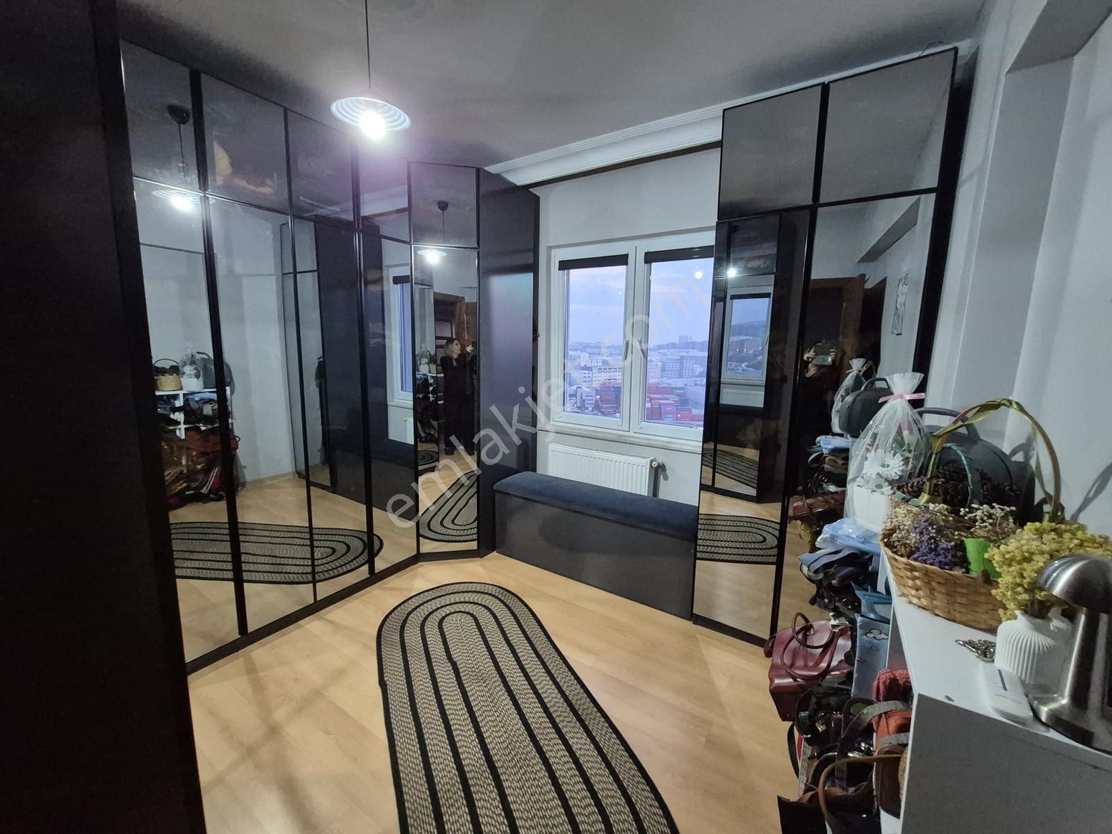 Beylikdüzü Barış Mah.de Satılık 3+1 Daire-ful Tadilatlı - Görsel 2