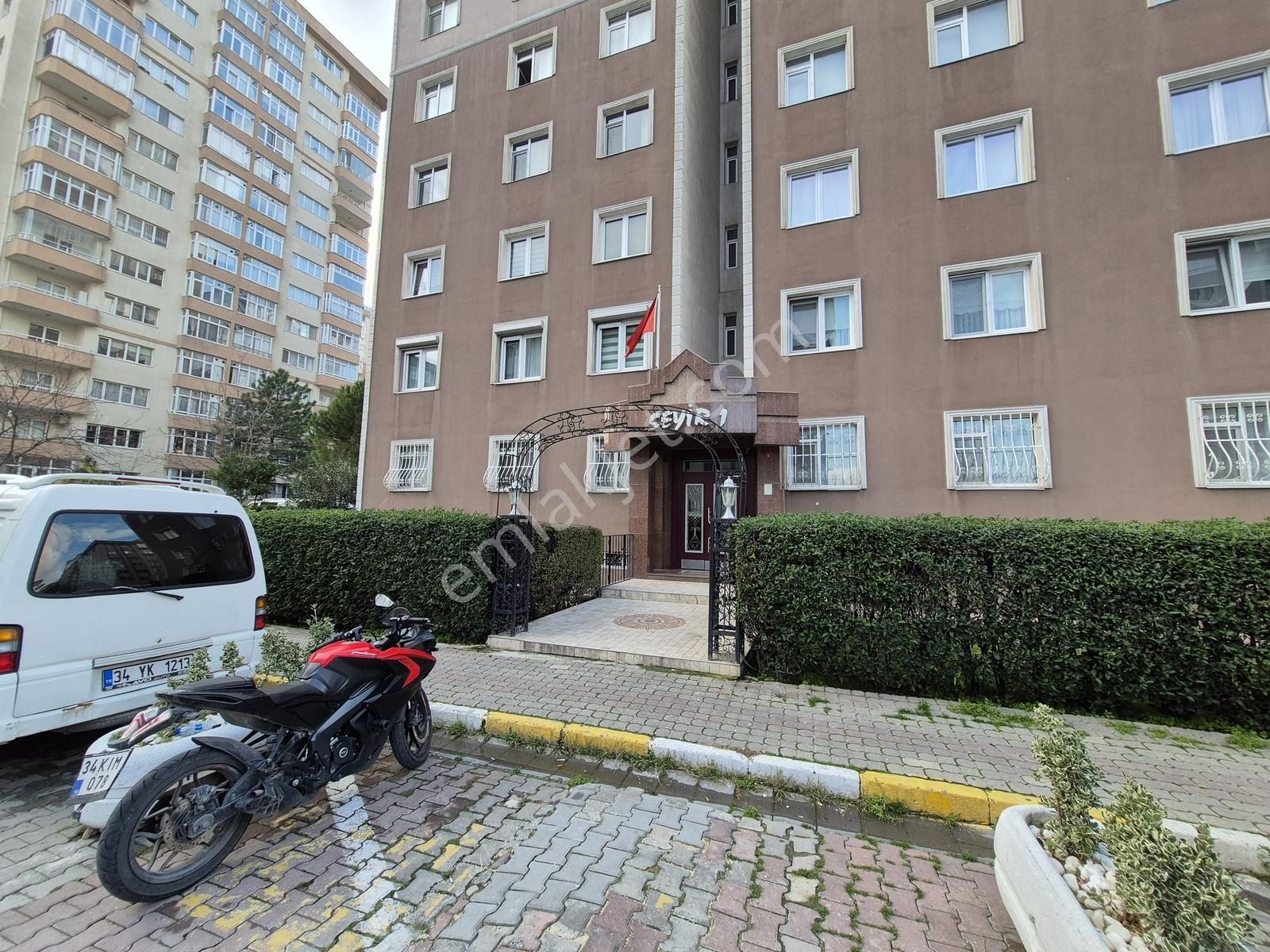 Beylikdüzü Barış Mah.de Satılık 3+1 Daire-ful Tadilatlı - Görsel 6