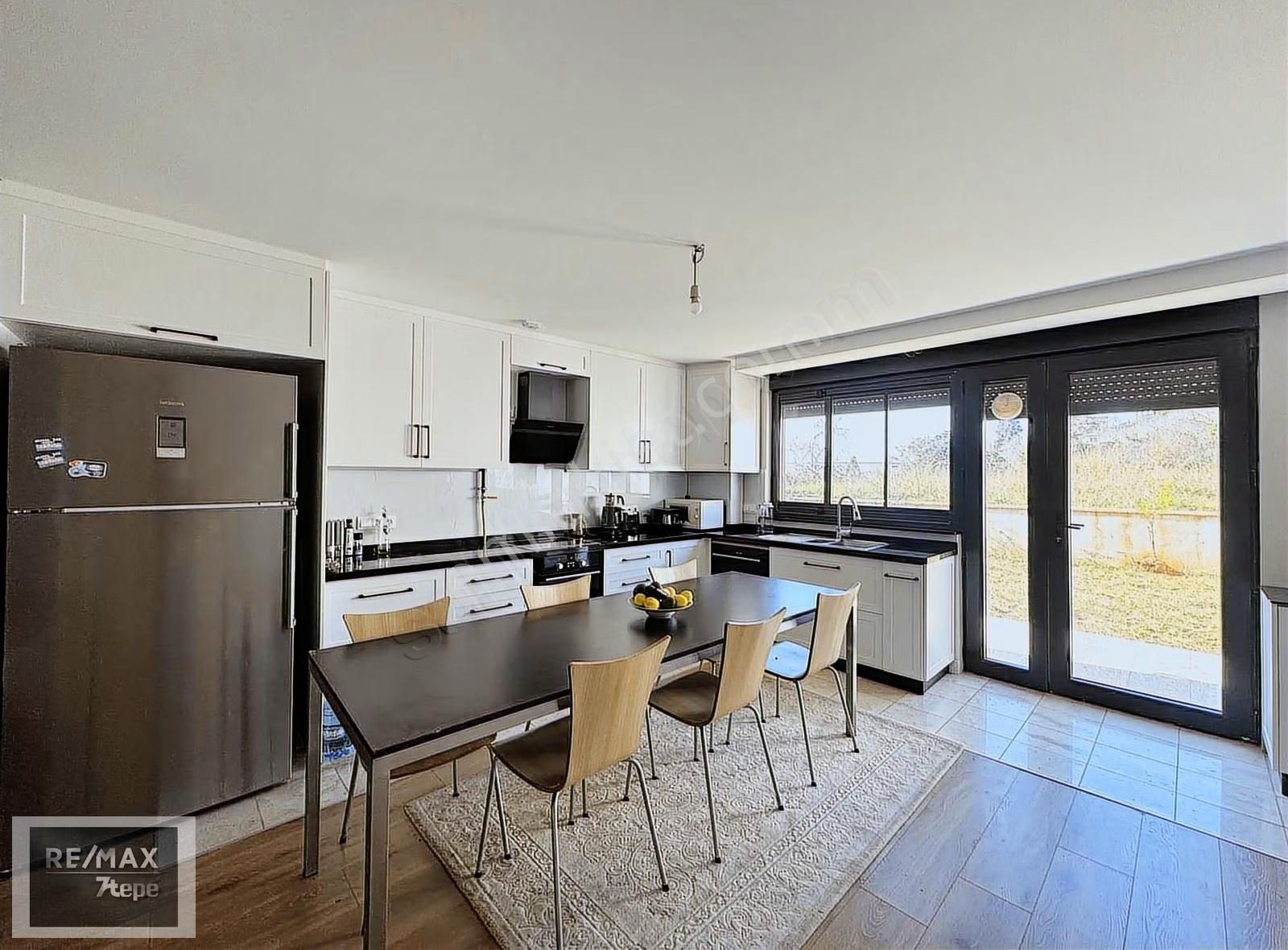 Çengelköyde Tarih Ve Boğaz Manzaralı Tam Müstakil Kiralık Villa - Görsel 14
