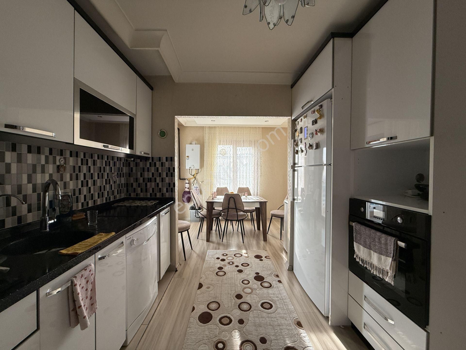 Kalecik Emlak'tan Merkez Mahallesin'de Manzaralı Sitede 4+1 Daire