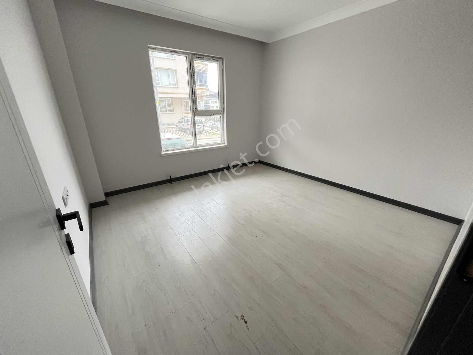 Merkezi Konum Çarşı Yakını 2+1 90m2 K.otoparklı Fırsat Daire !! - Görsel 4