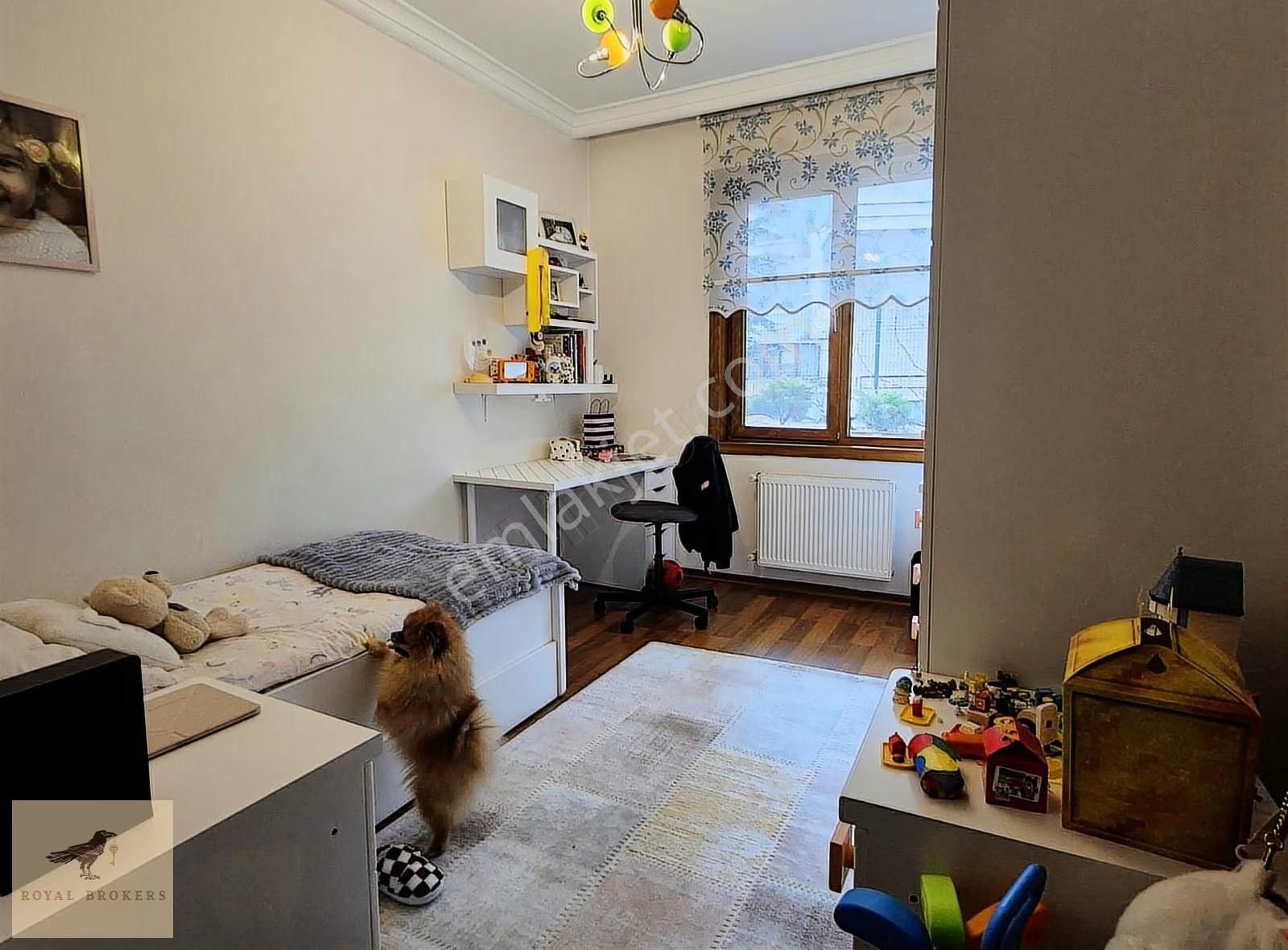 Yızdız Hilal Mahallesinde Bahçe Katı Bakımlı Satılık 3+1 Daire - Görsel 2