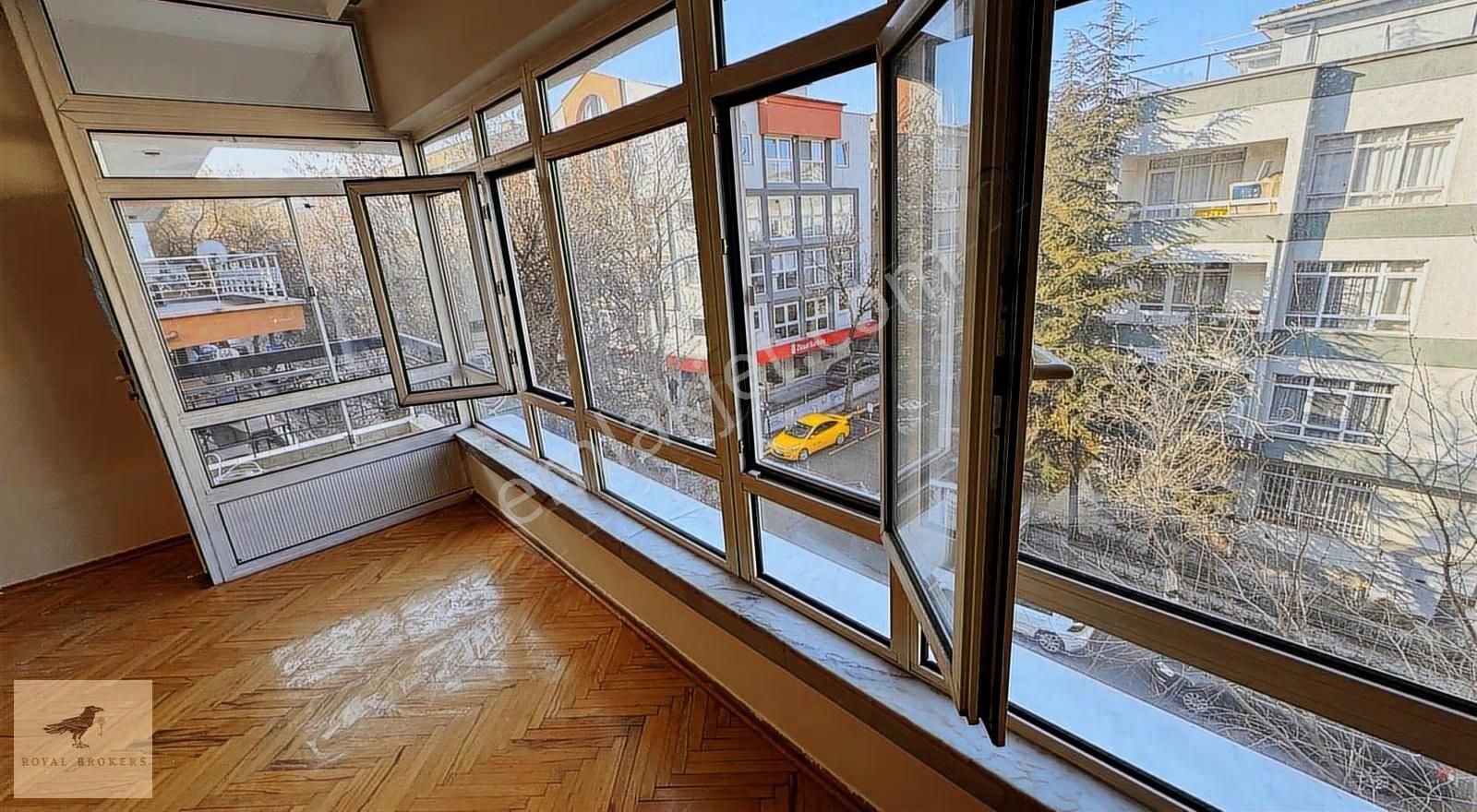 Satılık, Ayrancı, Güvenlik Cad. Ön Cephe, 3+1, 3. Kat, Otoparklı - Görsel 2