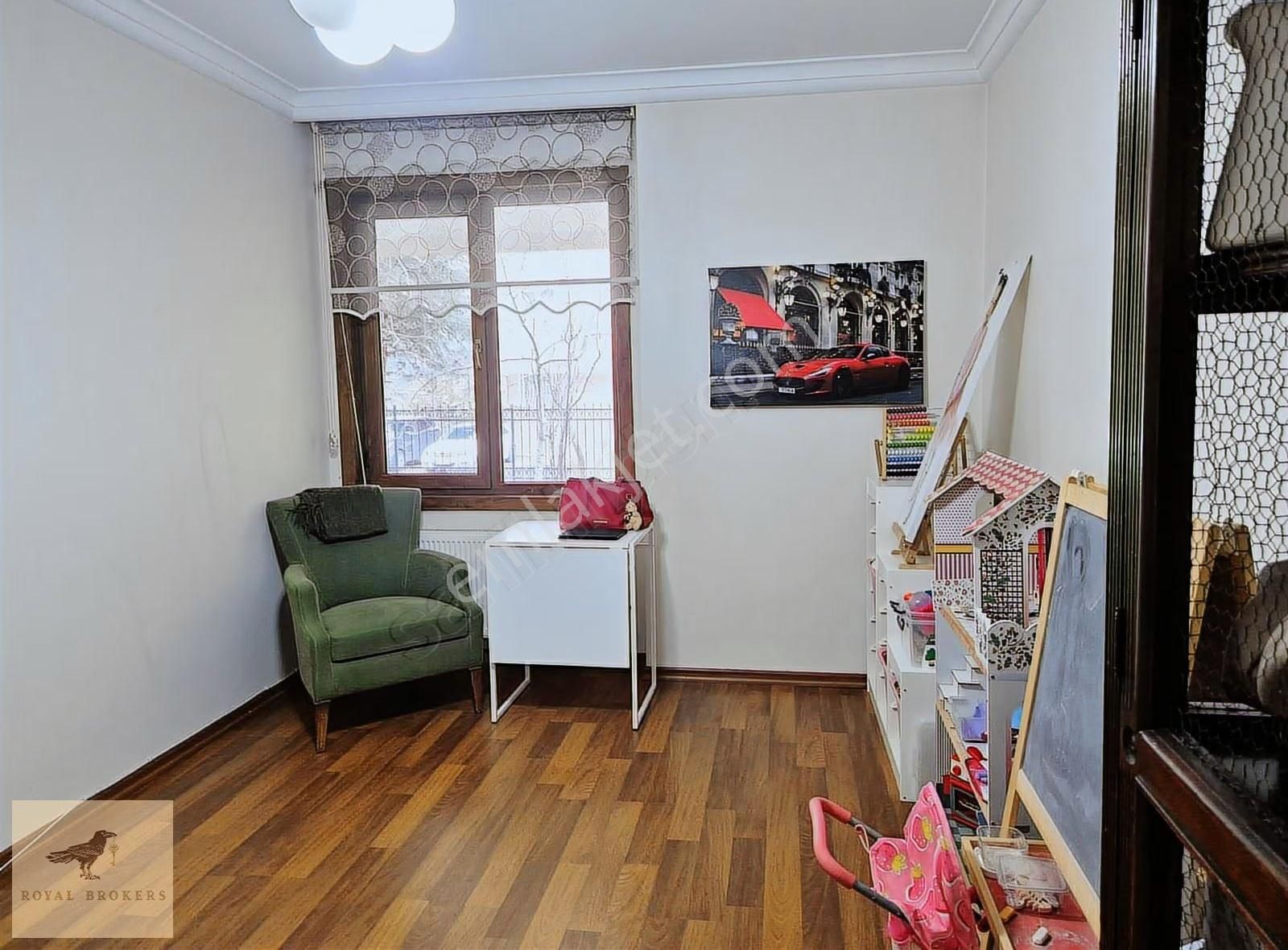 Yıldız Hilal Mahallesinde Bakımlı Verandalı Satılık 3+1 Daire - Görsel 6